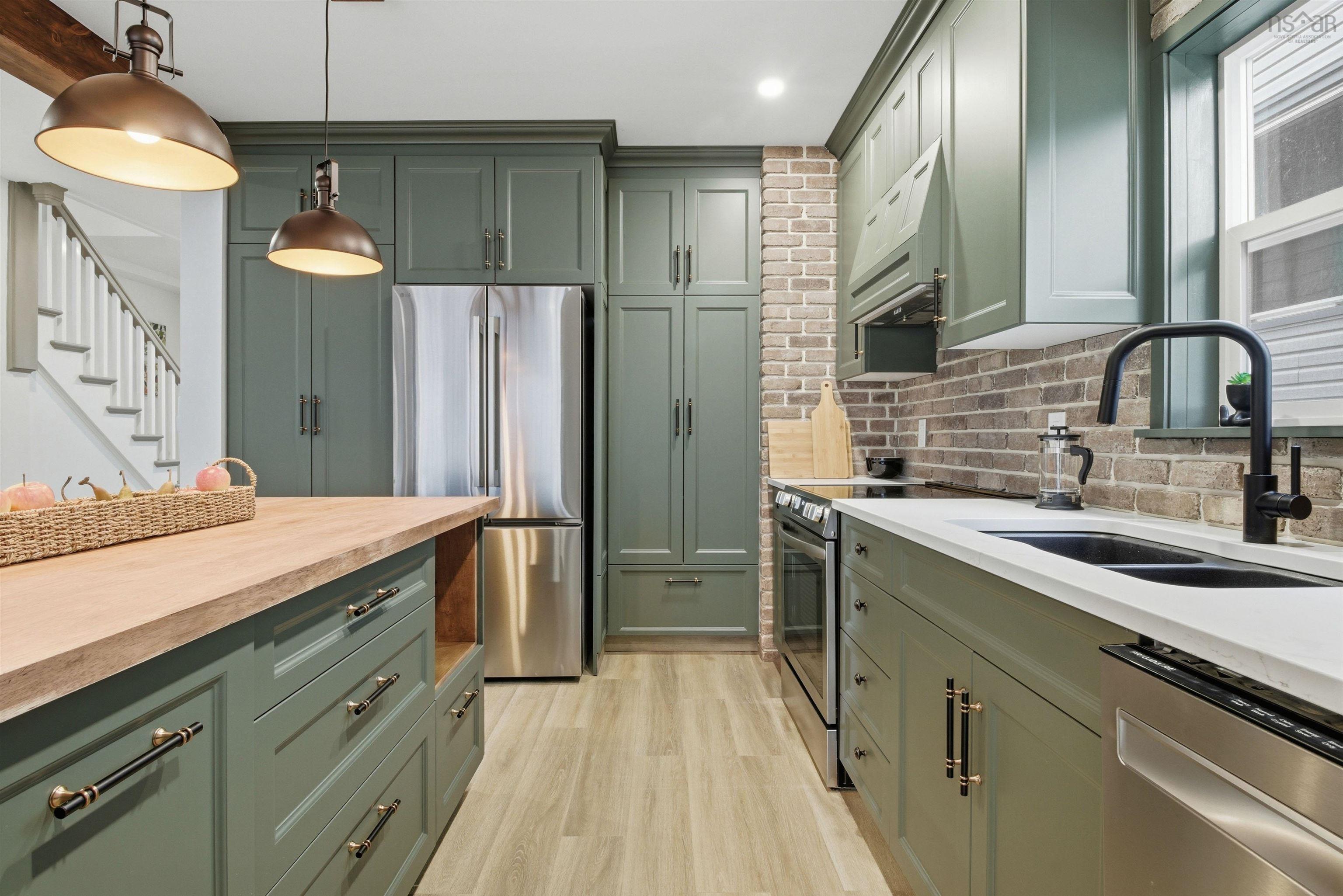 $799,900.00: 5551 Sullivan Street, Halifax