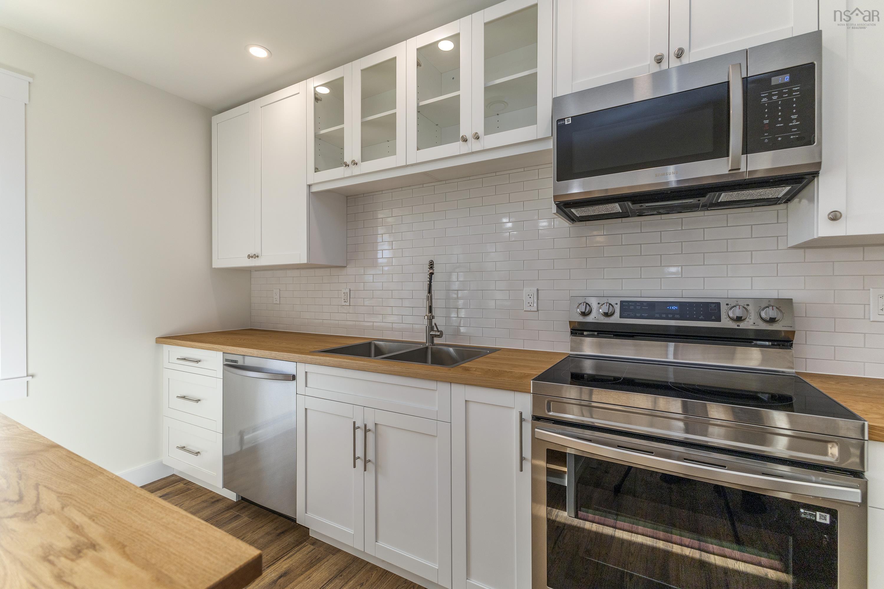 $290,000.00: 54 Oak Street, Pictou