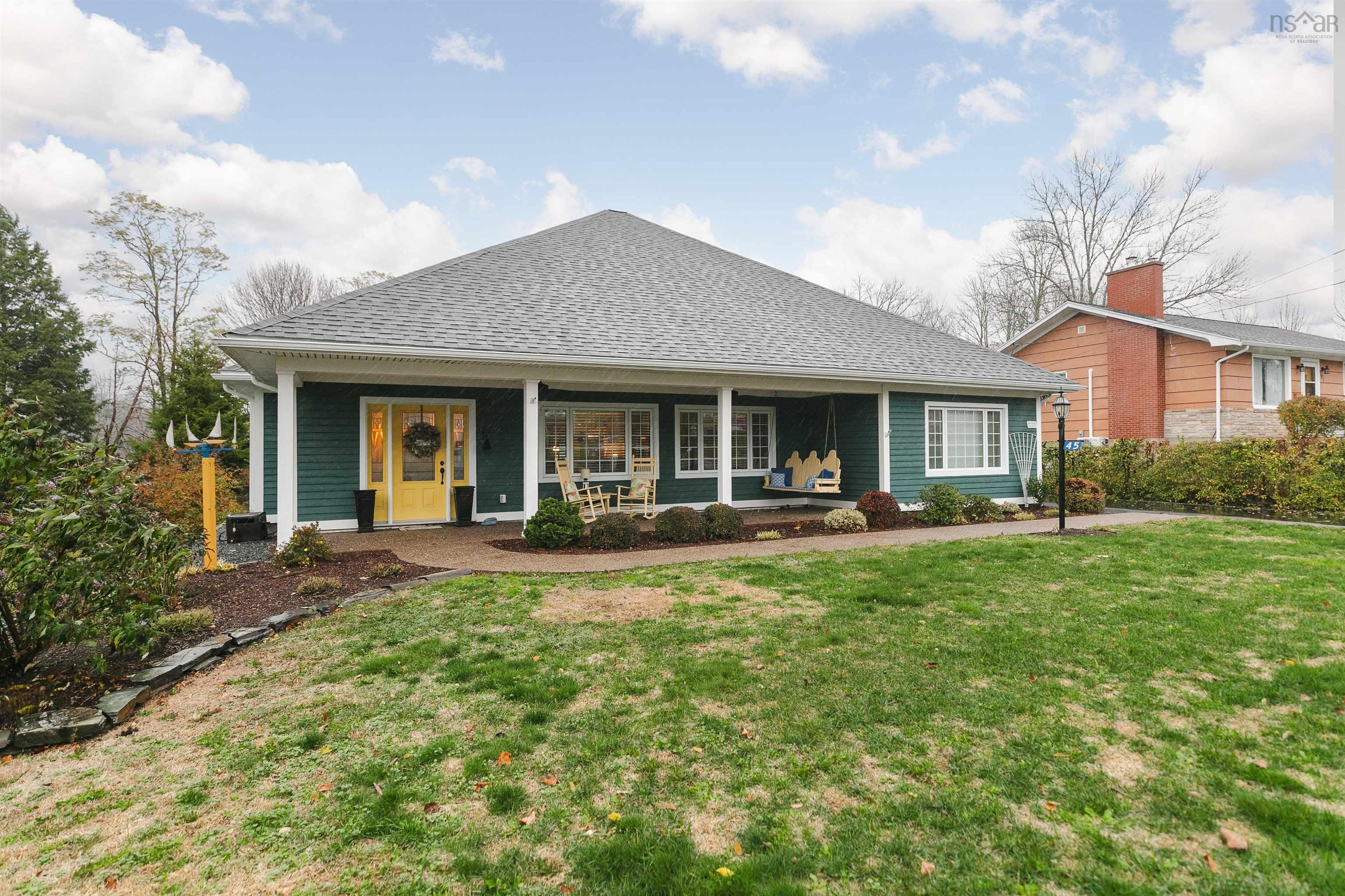 $1,150,000.00: 45 Pleasant Street, Mahone Bay