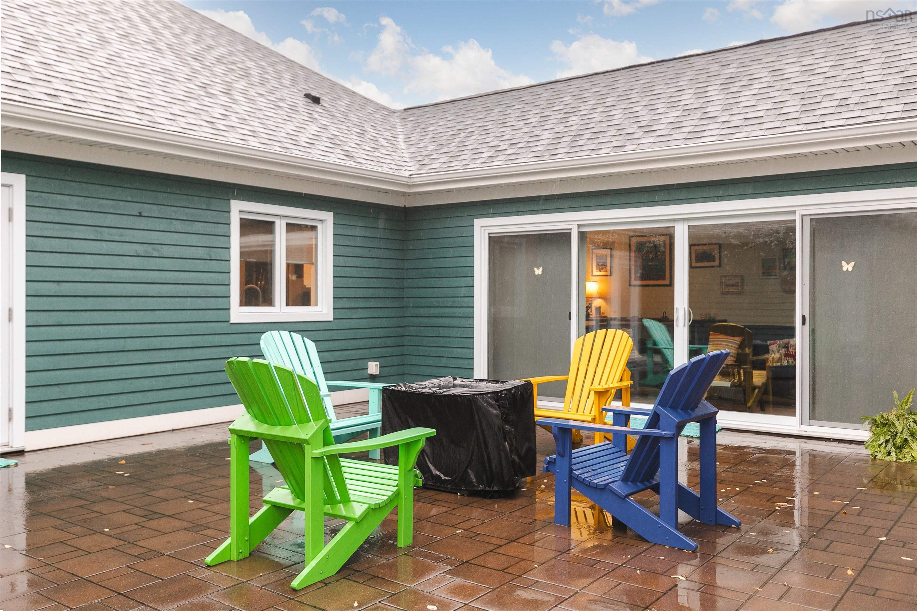 $1,150,000.00: 45 Pleasant Street, Mahone Bay