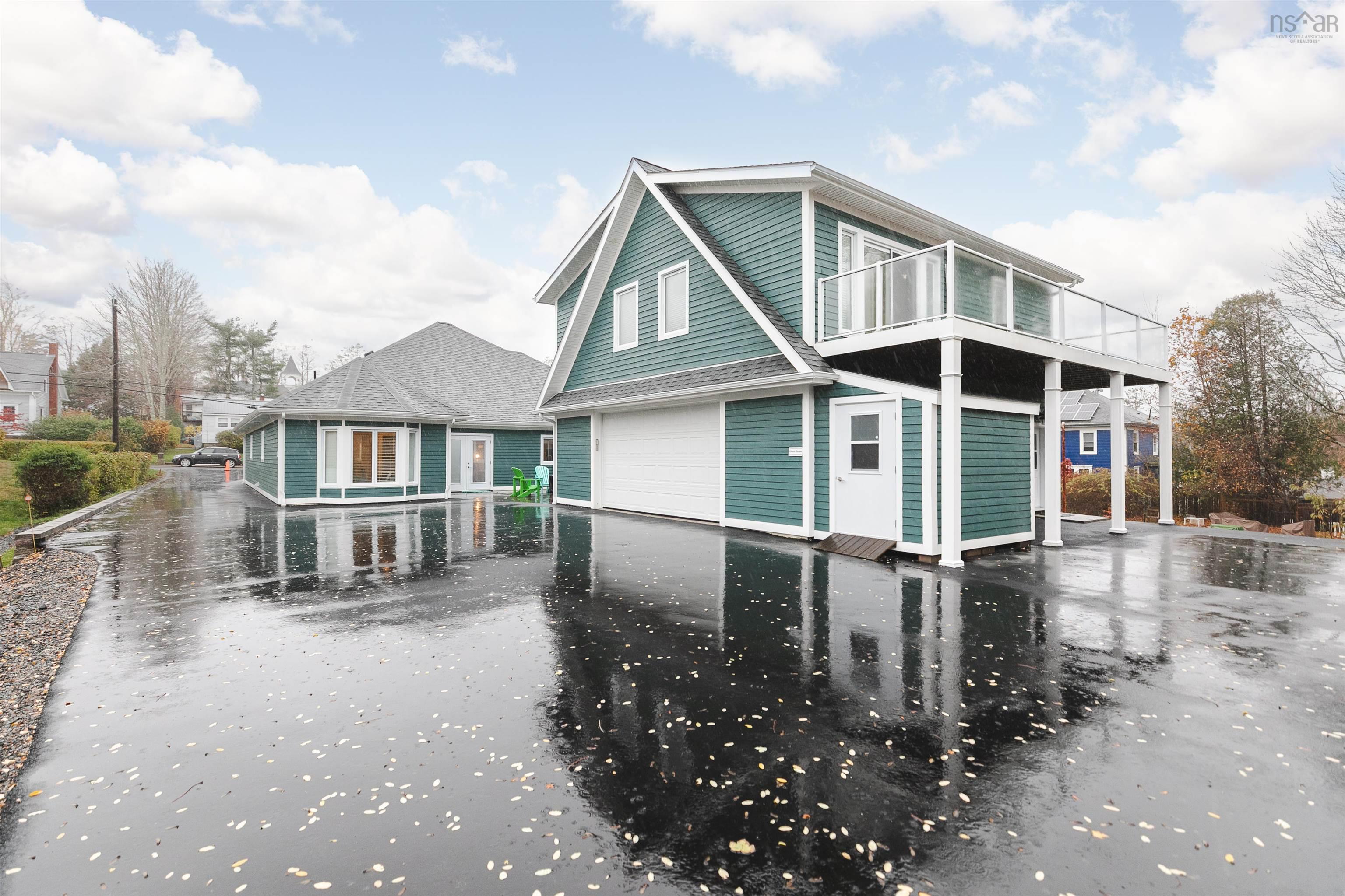 $1,150,000.00: 45 Pleasant Street, Mahone Bay