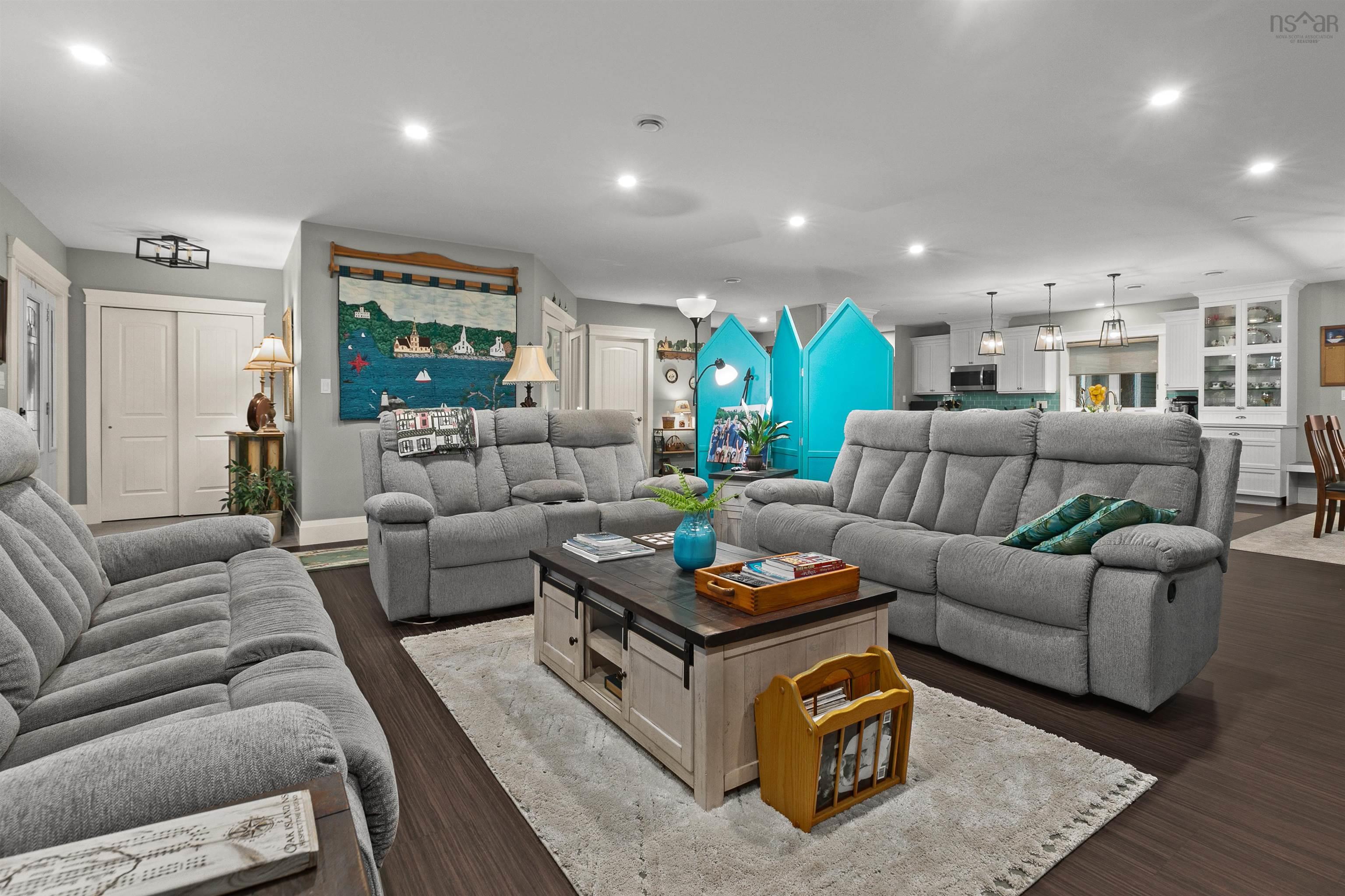 $1,150,000.00: 45 Pleasant Street, Mahone Bay