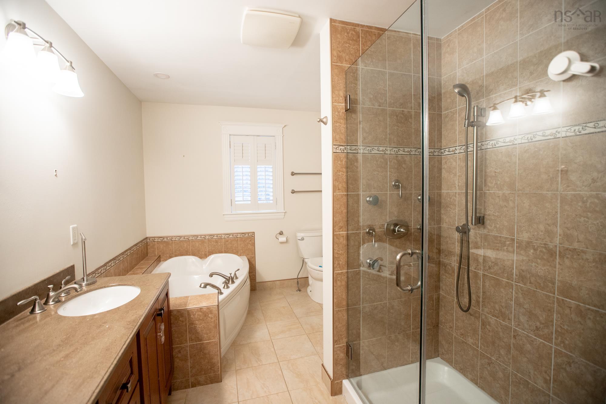 $1,199,000.00: 21 Forest Lane, Bedford