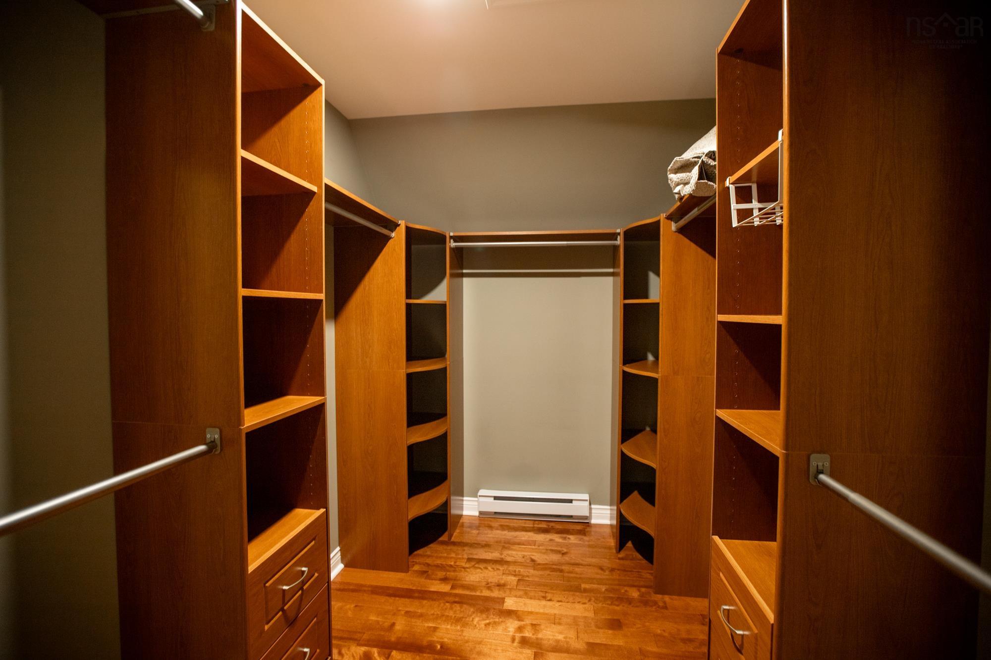 $1,199,000.00: 21 Forest Lane, Bedford