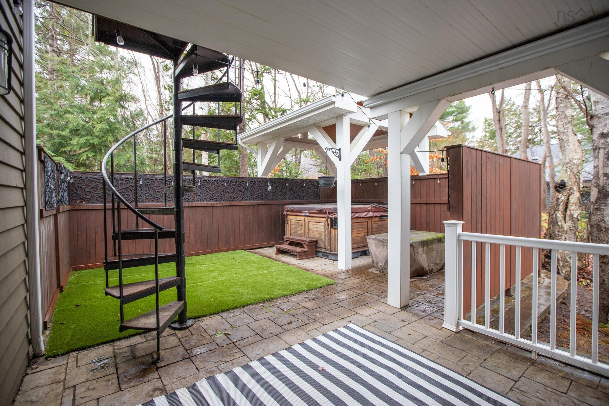 $1,199,000.00: 21 Forest Lane, Bedford