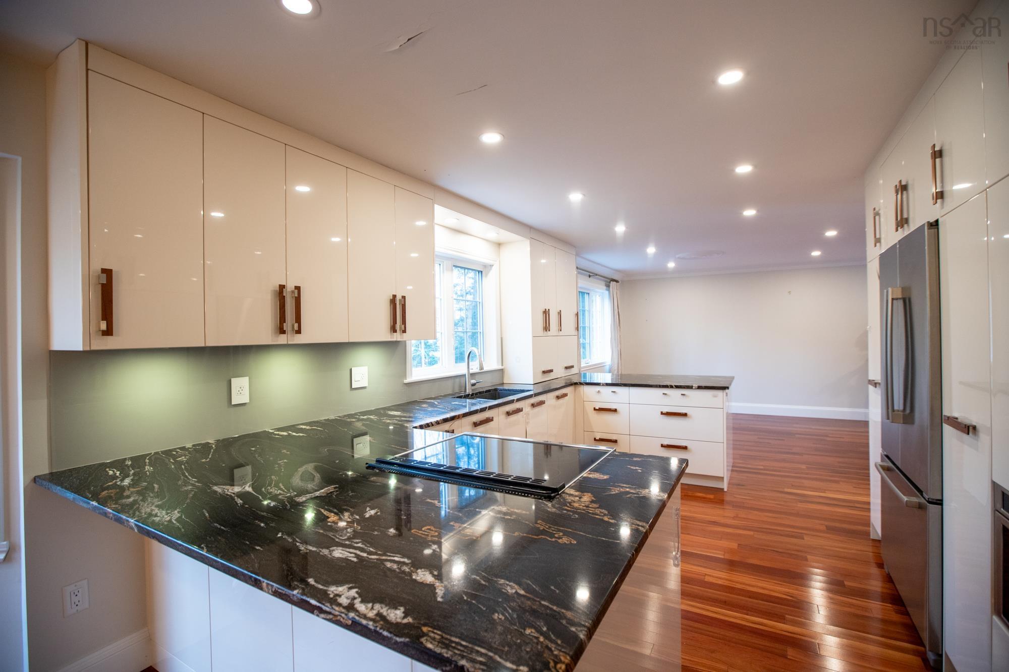 $1,199,000.00: 21 Forest Lane, Bedford