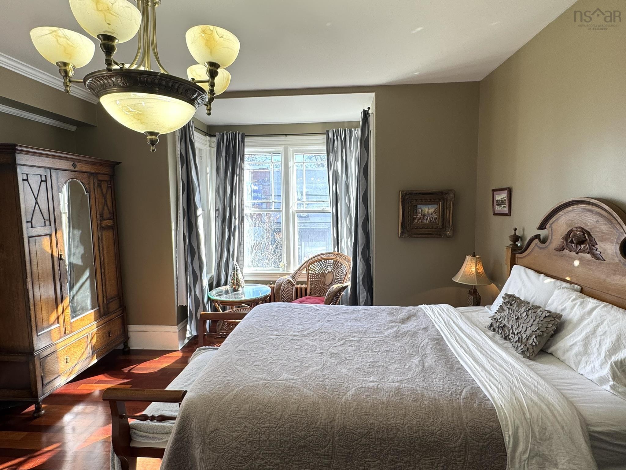 $649,900.00: 190 Main Street, Liverpool