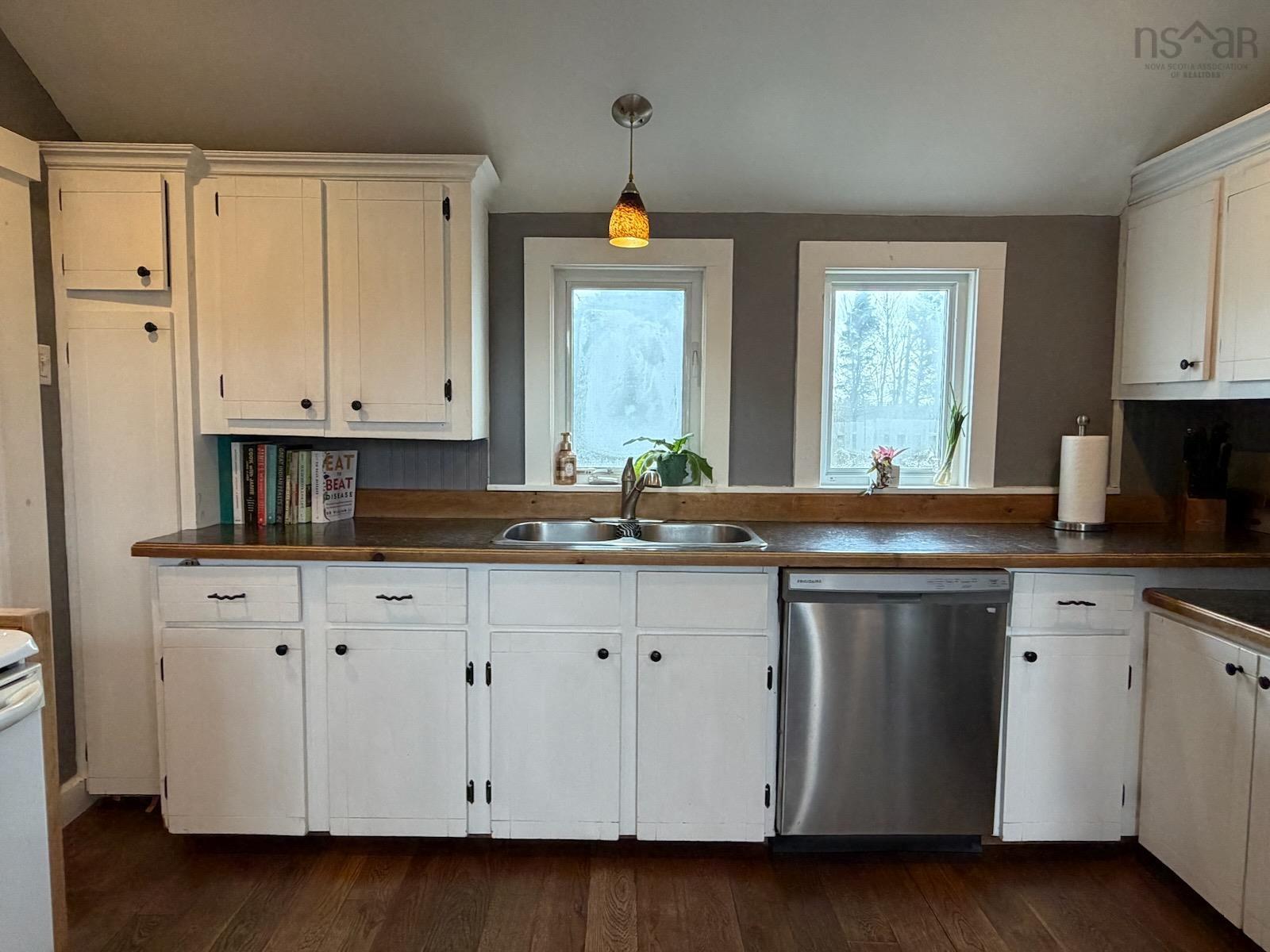 $369,900.00: 156 Main Shore Road, Milton Highlands