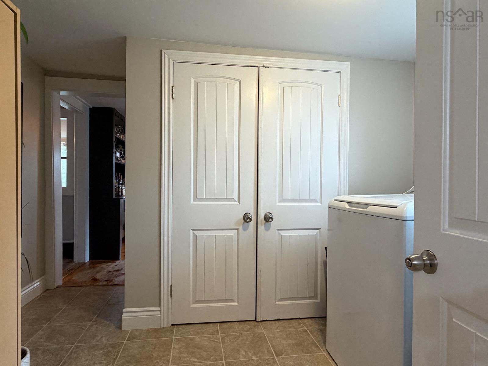 $369,900.00: 156 Main Shore Road, Milton Highlands