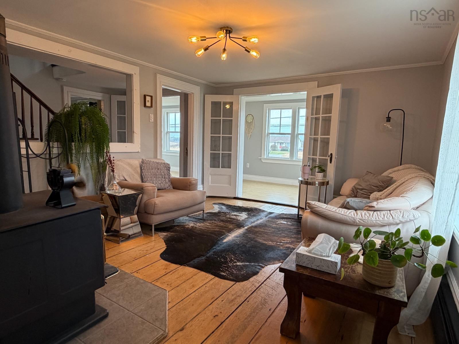 $369,900.00: 156 Main Shore Road, Milton Highlands