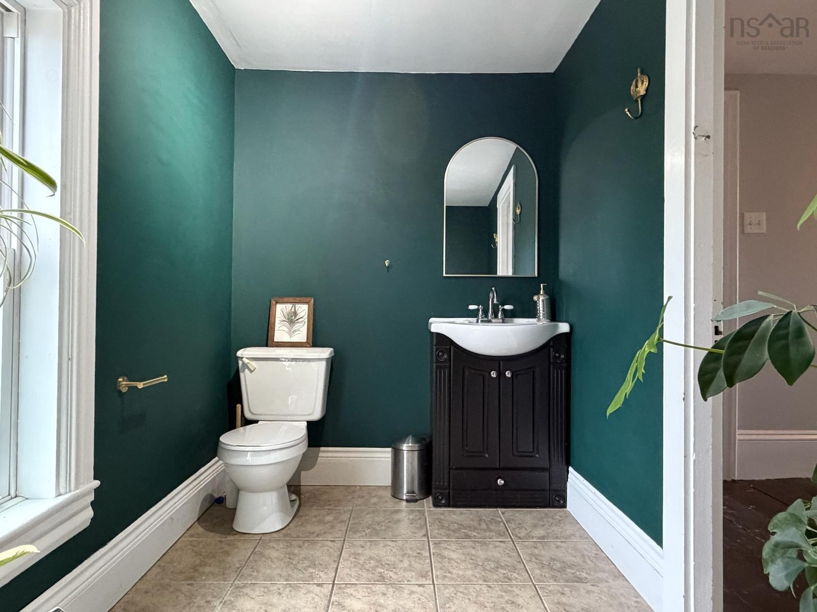 $369,900.00: 156 Main Shore Road, Milton Highlands