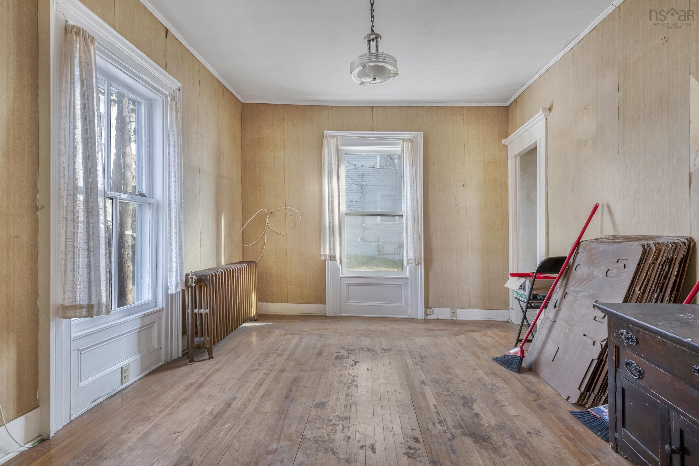 $700,000.00: 200 Montague Street, Lunenburg