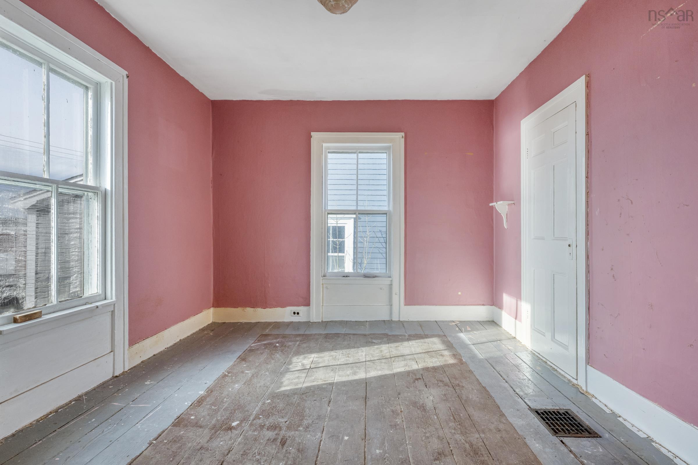 $700,000.00: 200 Montague Street, Lunenburg