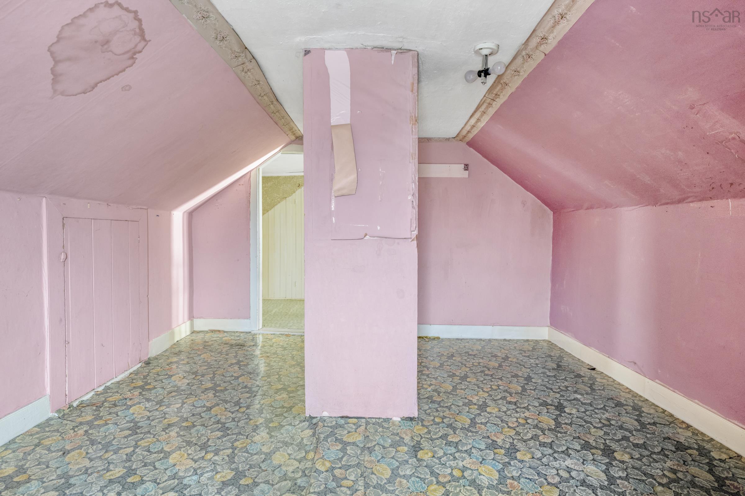 $700,000.00: 200 Montague Street, Lunenburg