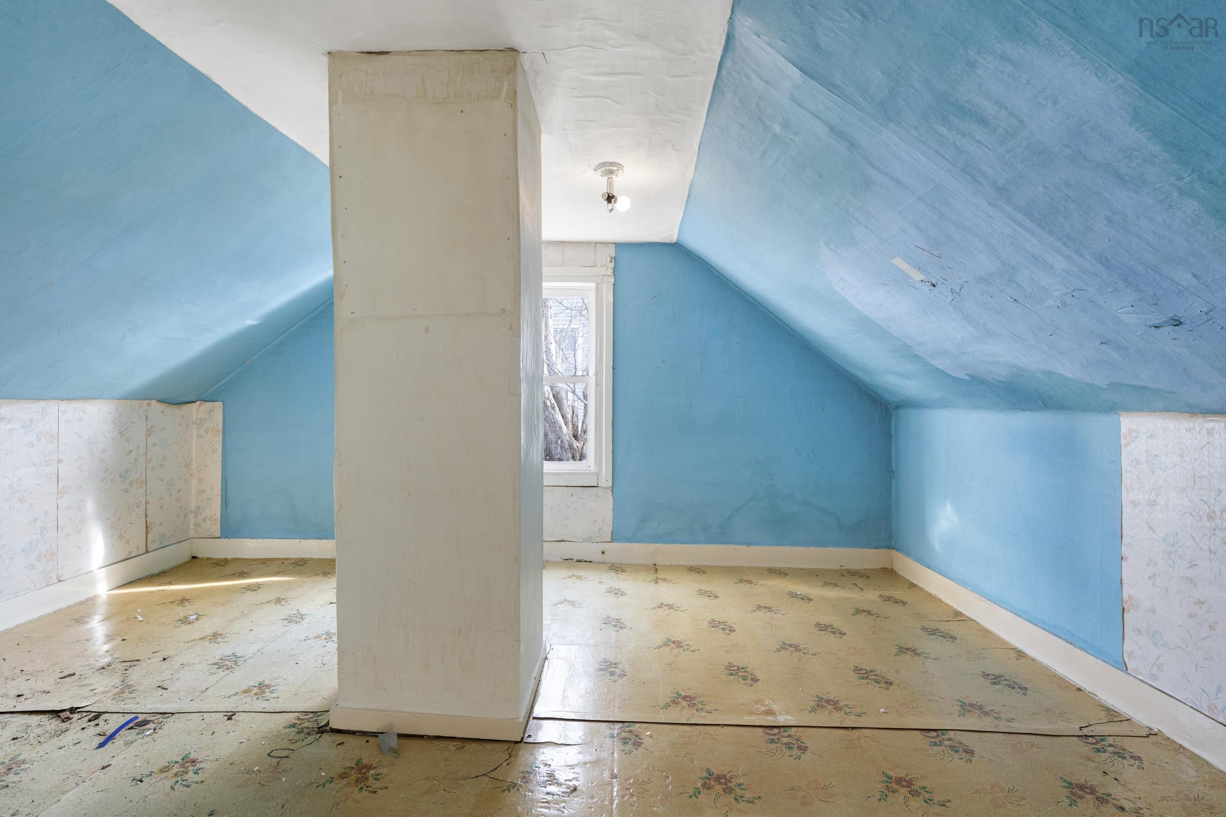 $700,000.00: 200 Montague Street, Lunenburg