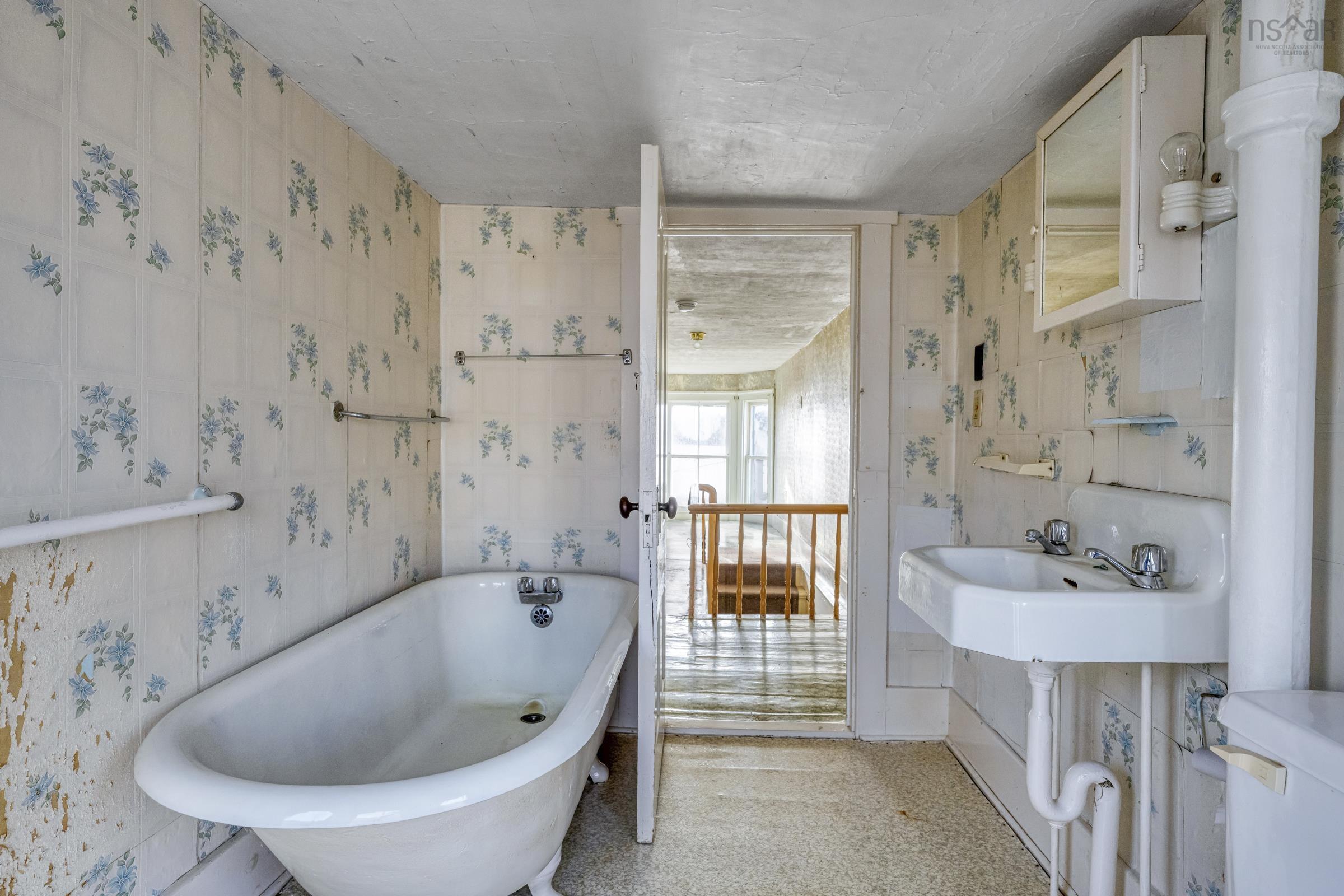 $700,000.00: 200 Montague Street, Lunenburg