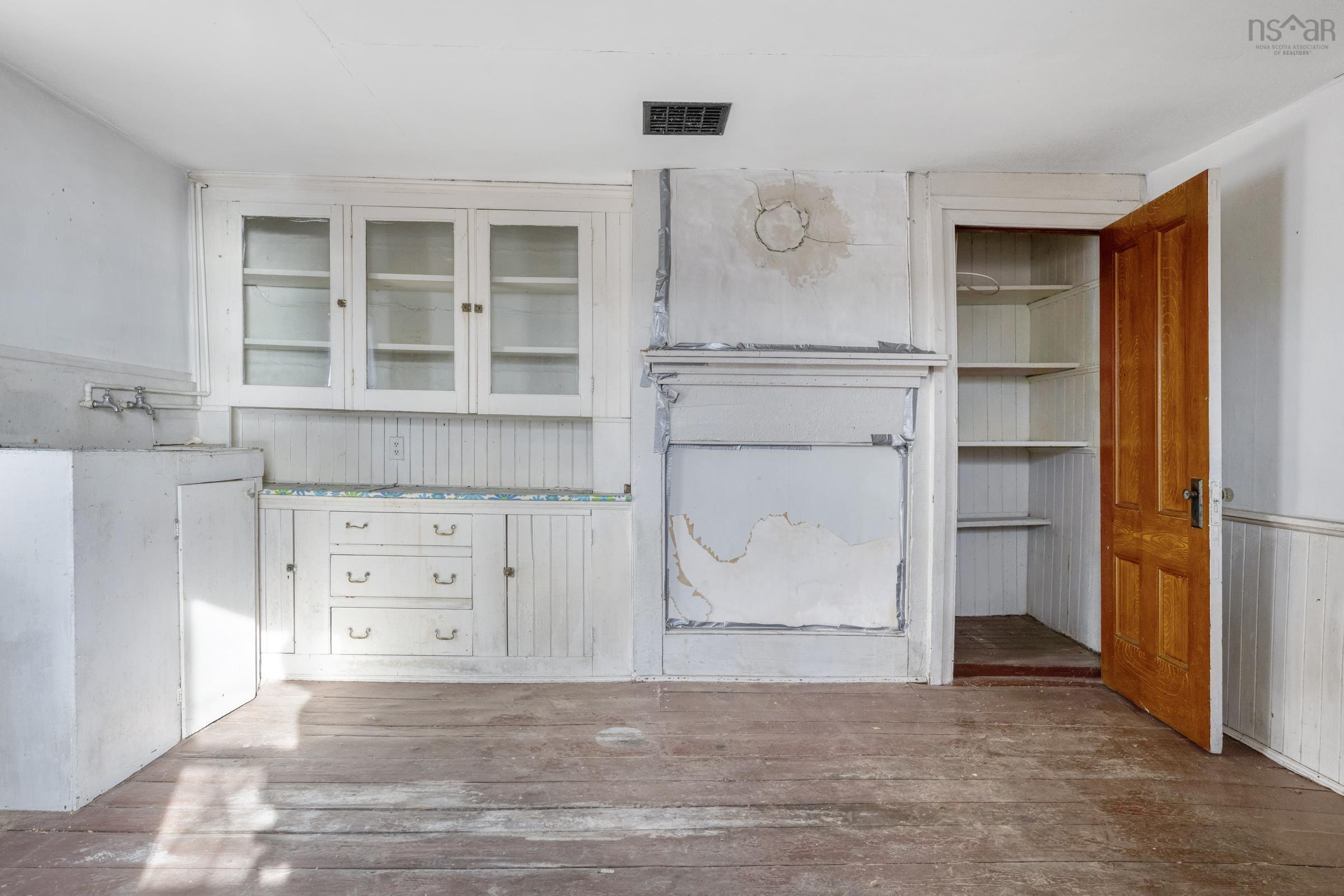 $700,000.00: 200 Montague Street, Lunenburg