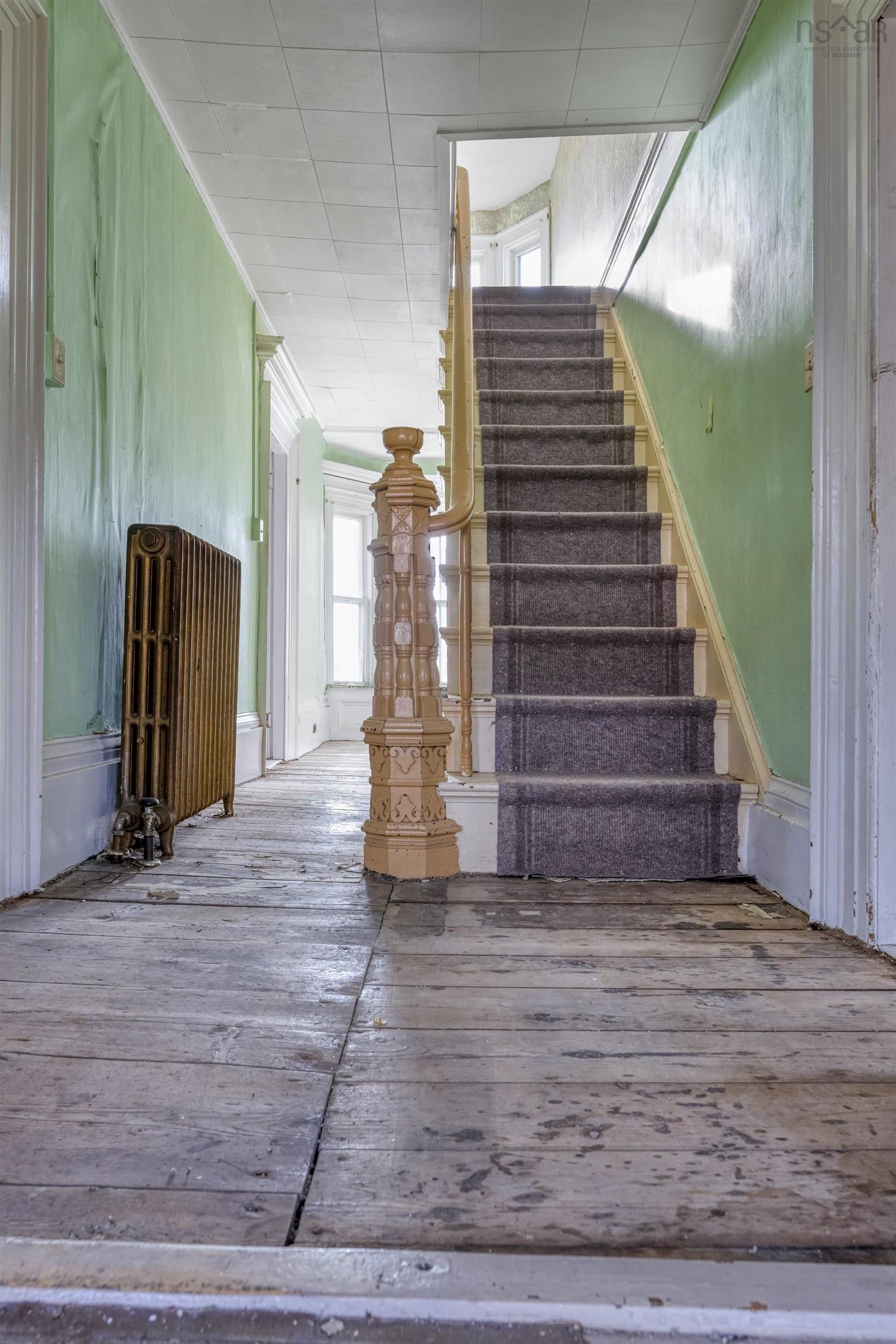 $700,000.00: 200 Montague Street, Lunenburg