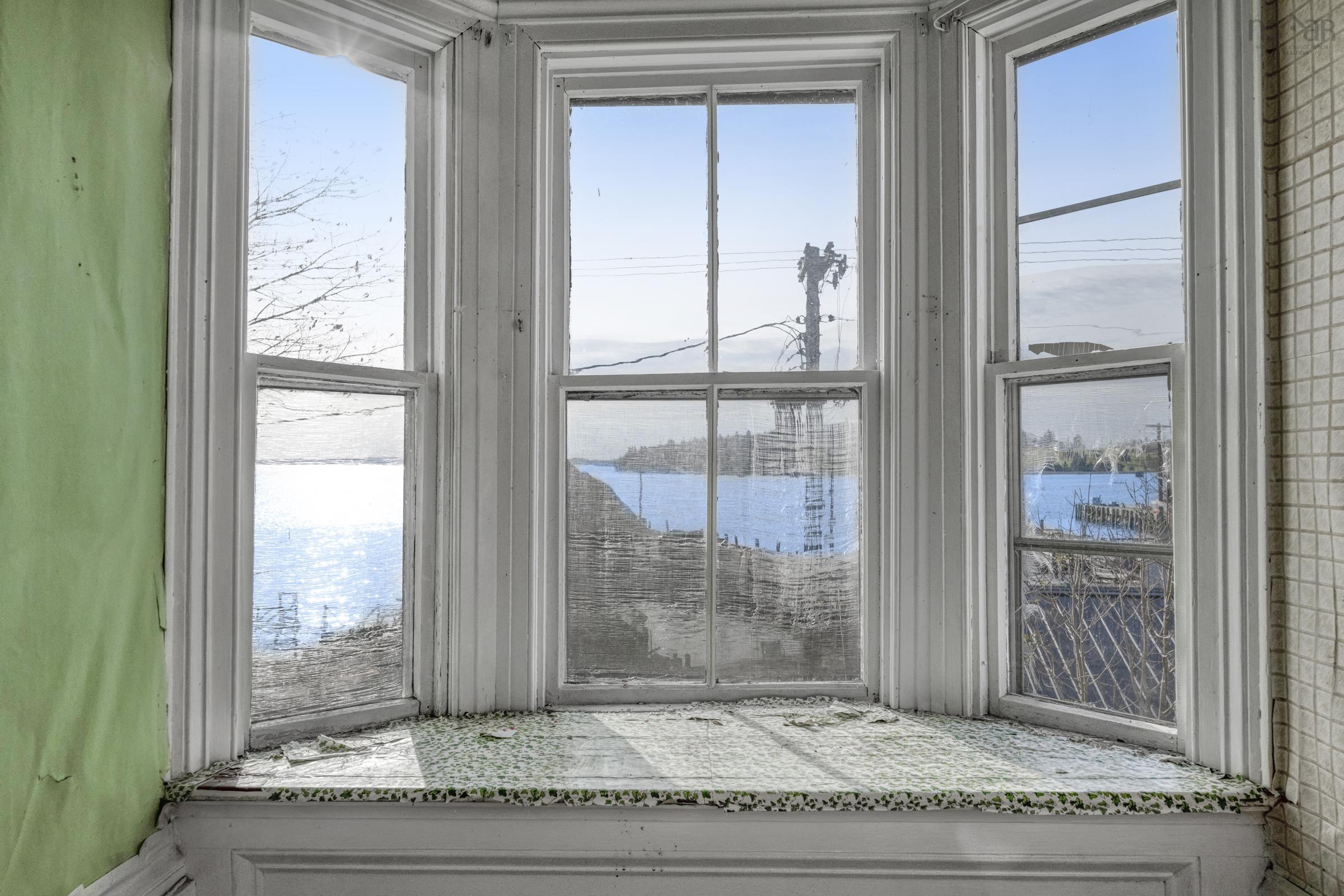 $700,000.00: 200 Montague Street, Lunenburg