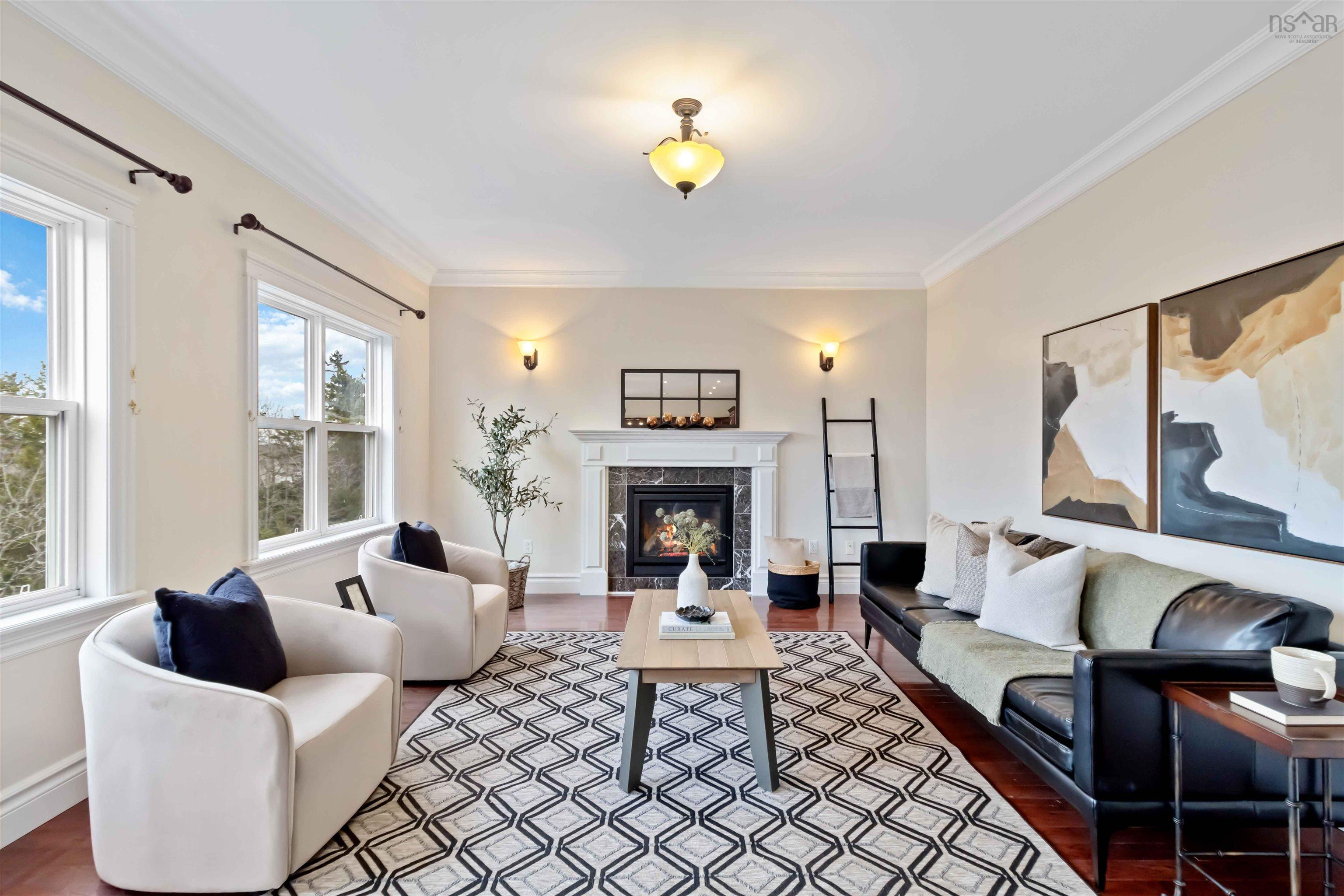 $959,900.00: 167 Ravines Drive, Bedford