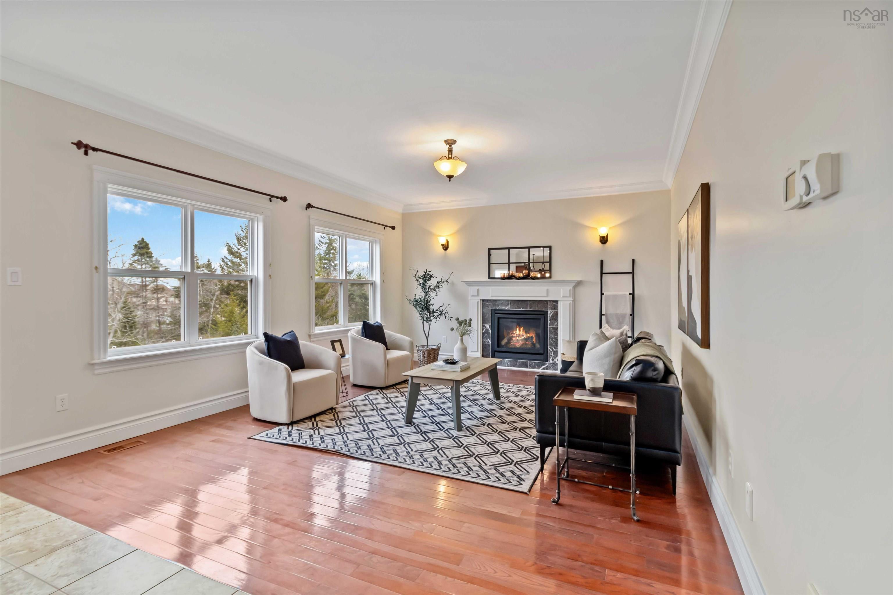 $959,900.00: 167 Ravines Drive, Bedford