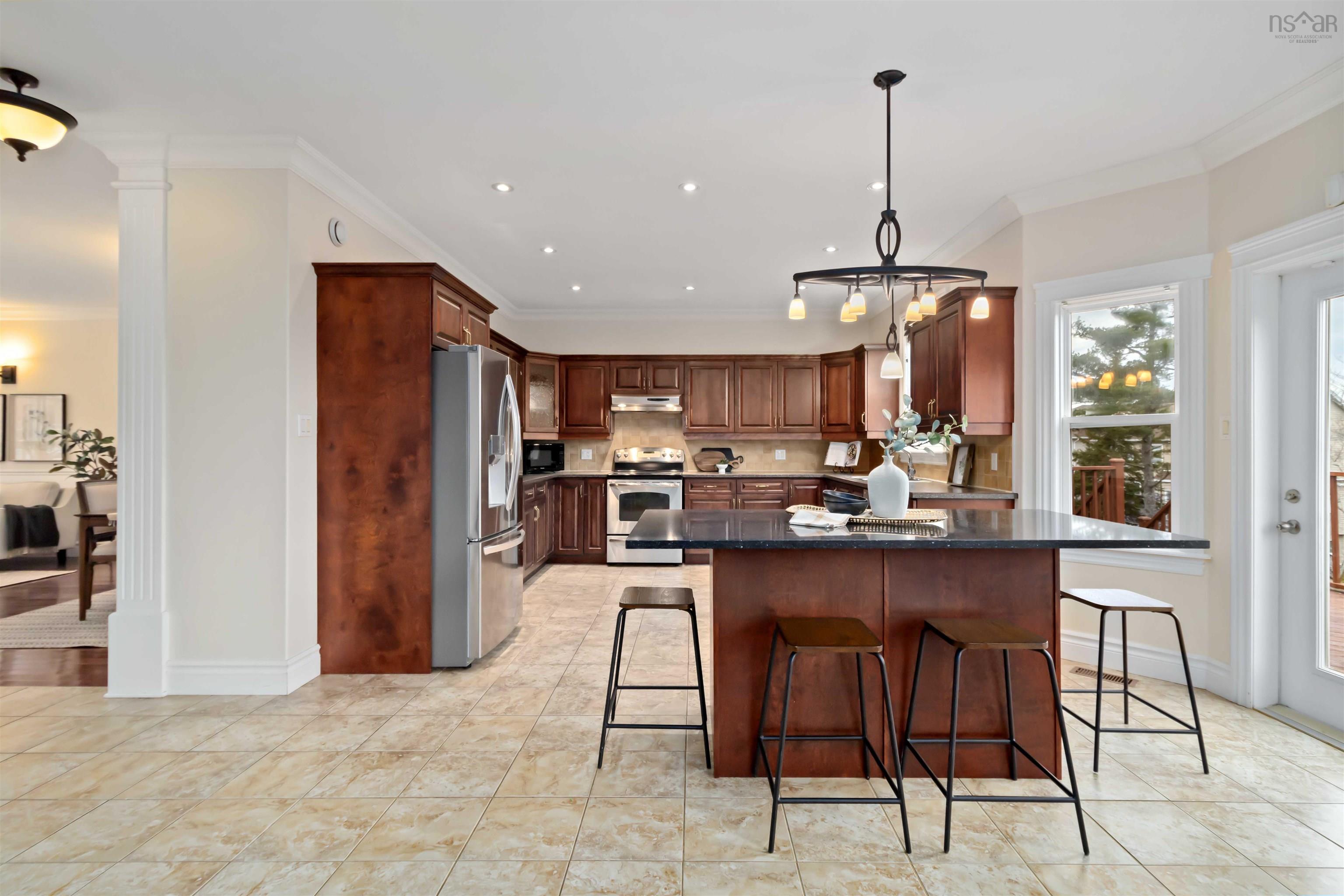 $959,900.00: 167 Ravines Drive, Bedford