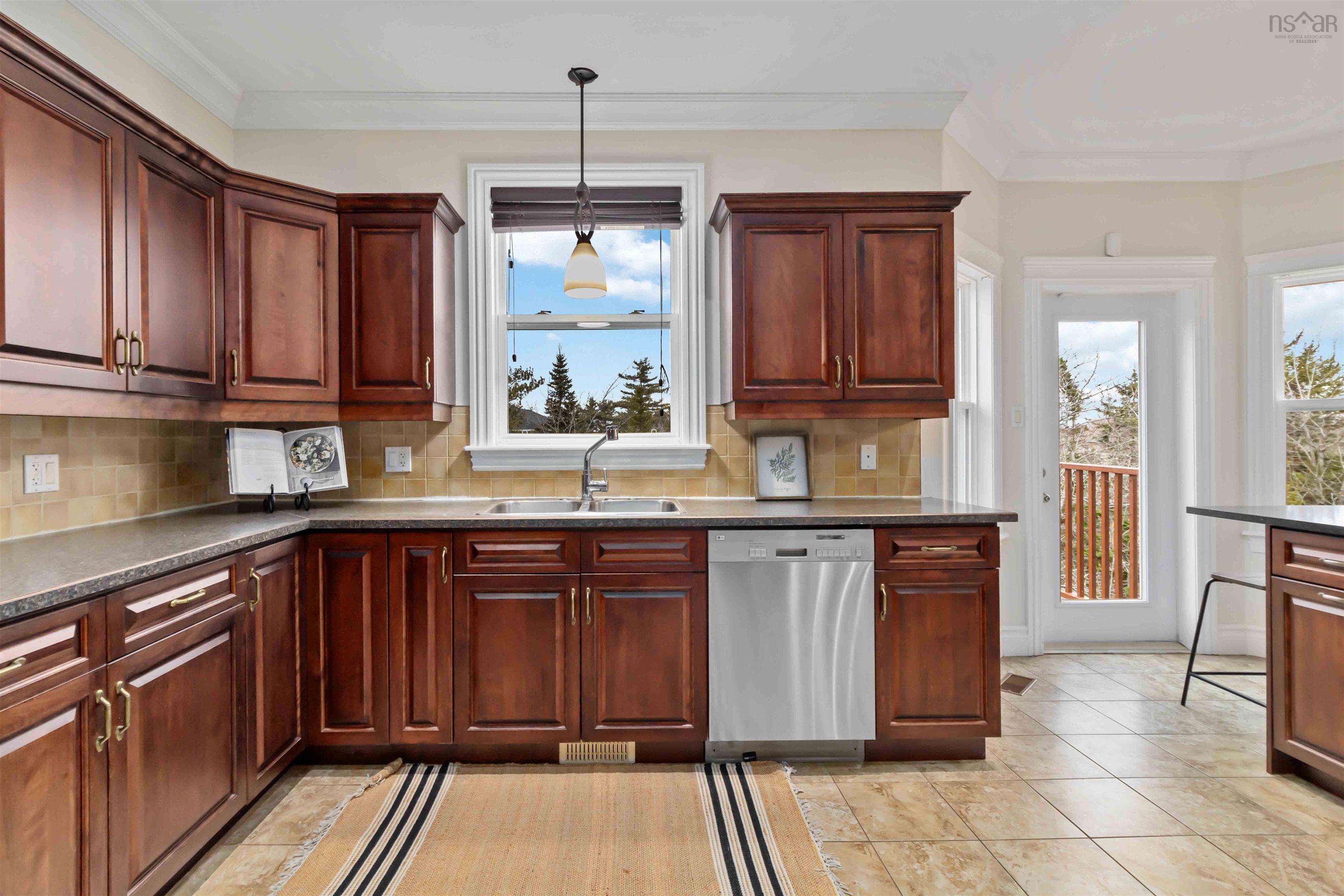 $959,900.00: 167 Ravines Drive, Bedford