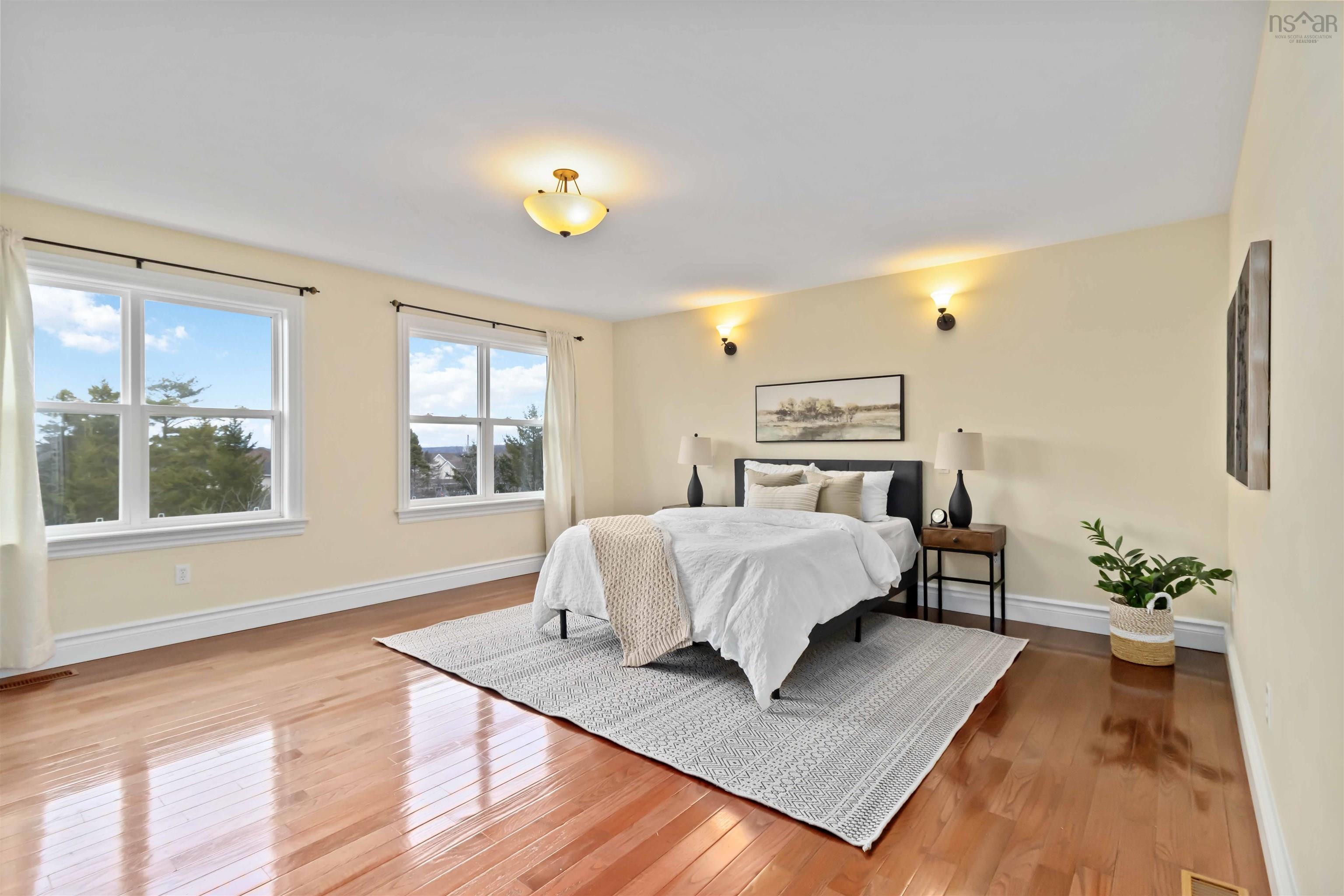 $959,900.00: 167 Ravines Drive, Bedford