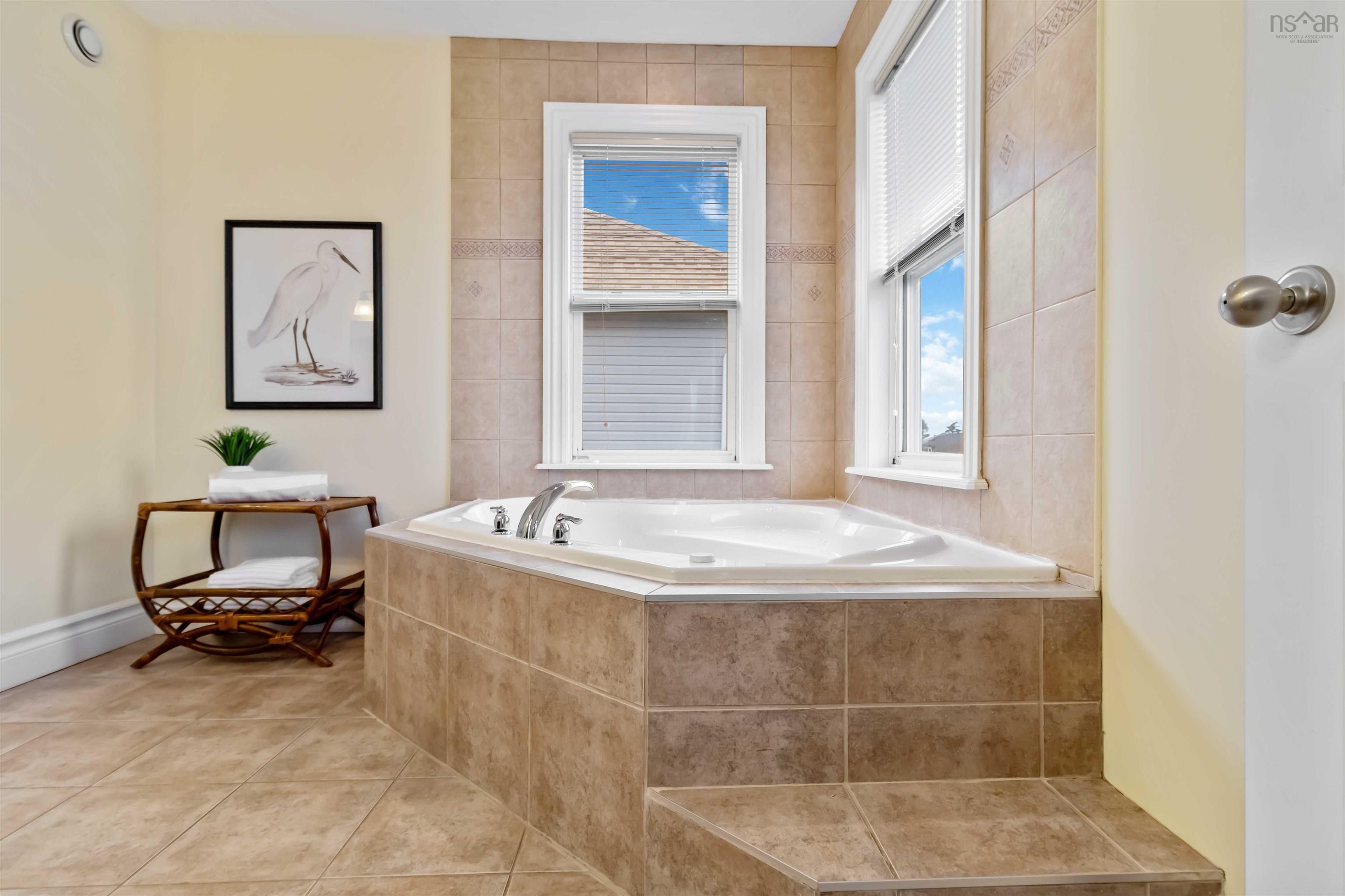 $959,900.00: 167 Ravines Drive, Bedford