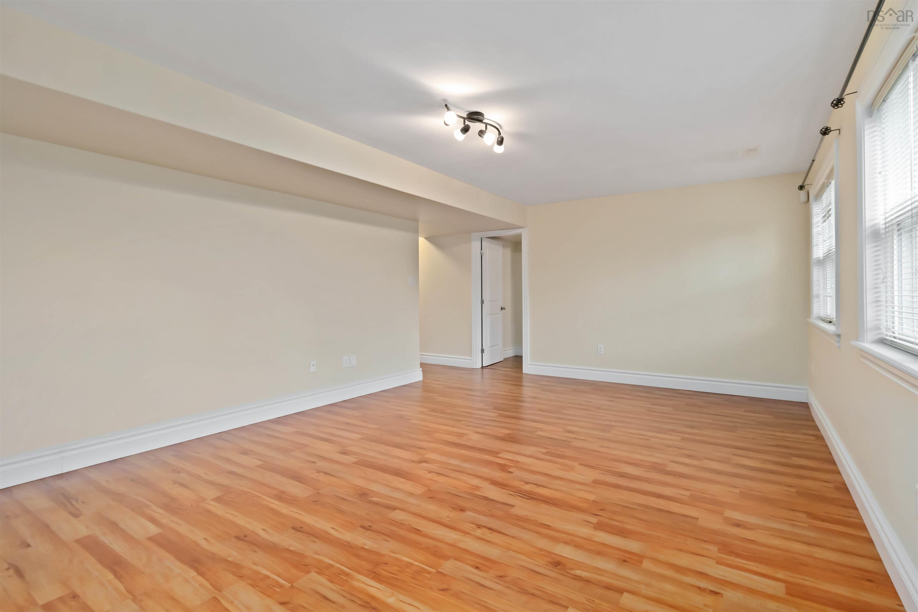 $959,900.00: 167 Ravines Drive, Bedford