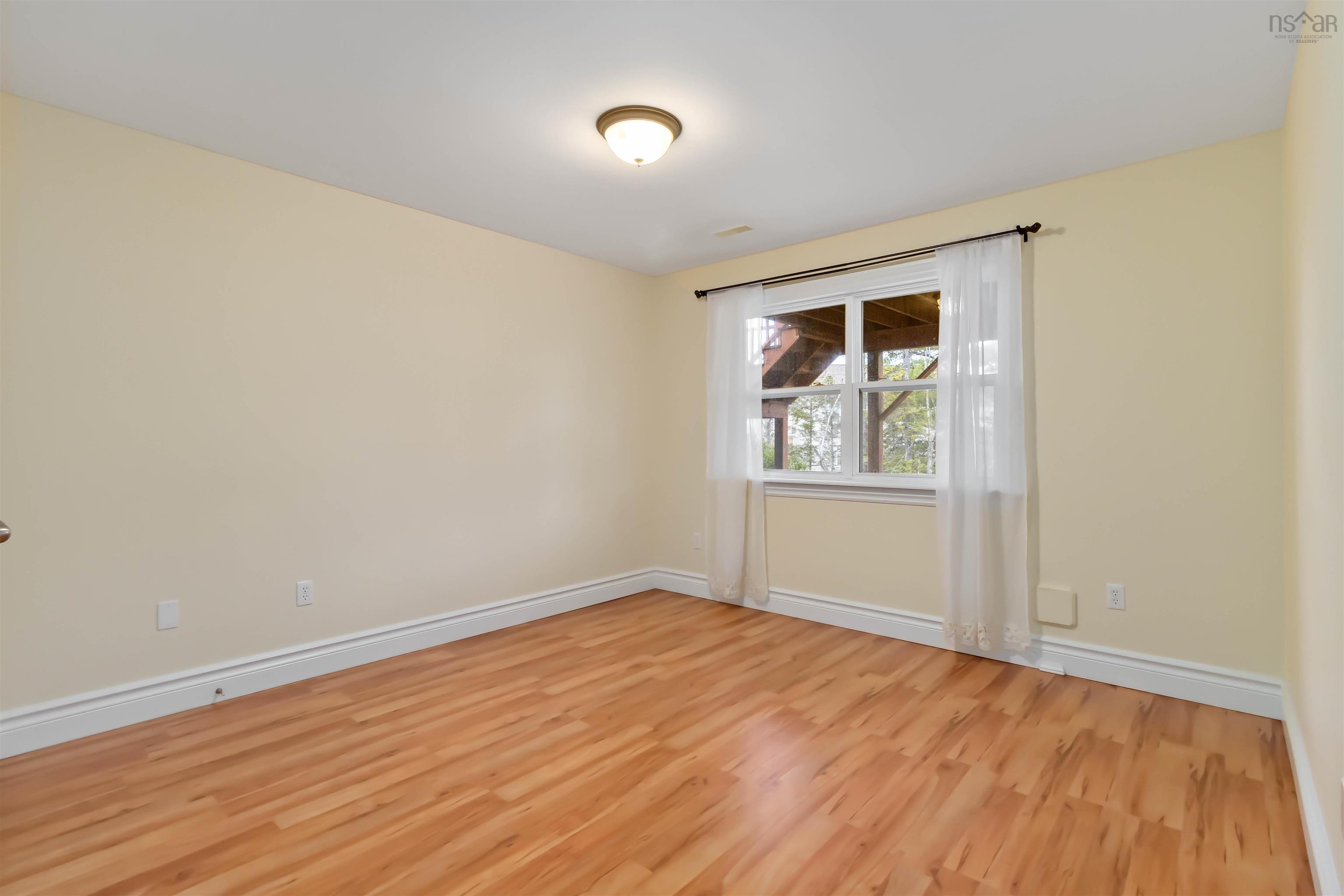 $959,900.00: 167 Ravines Drive, Bedford