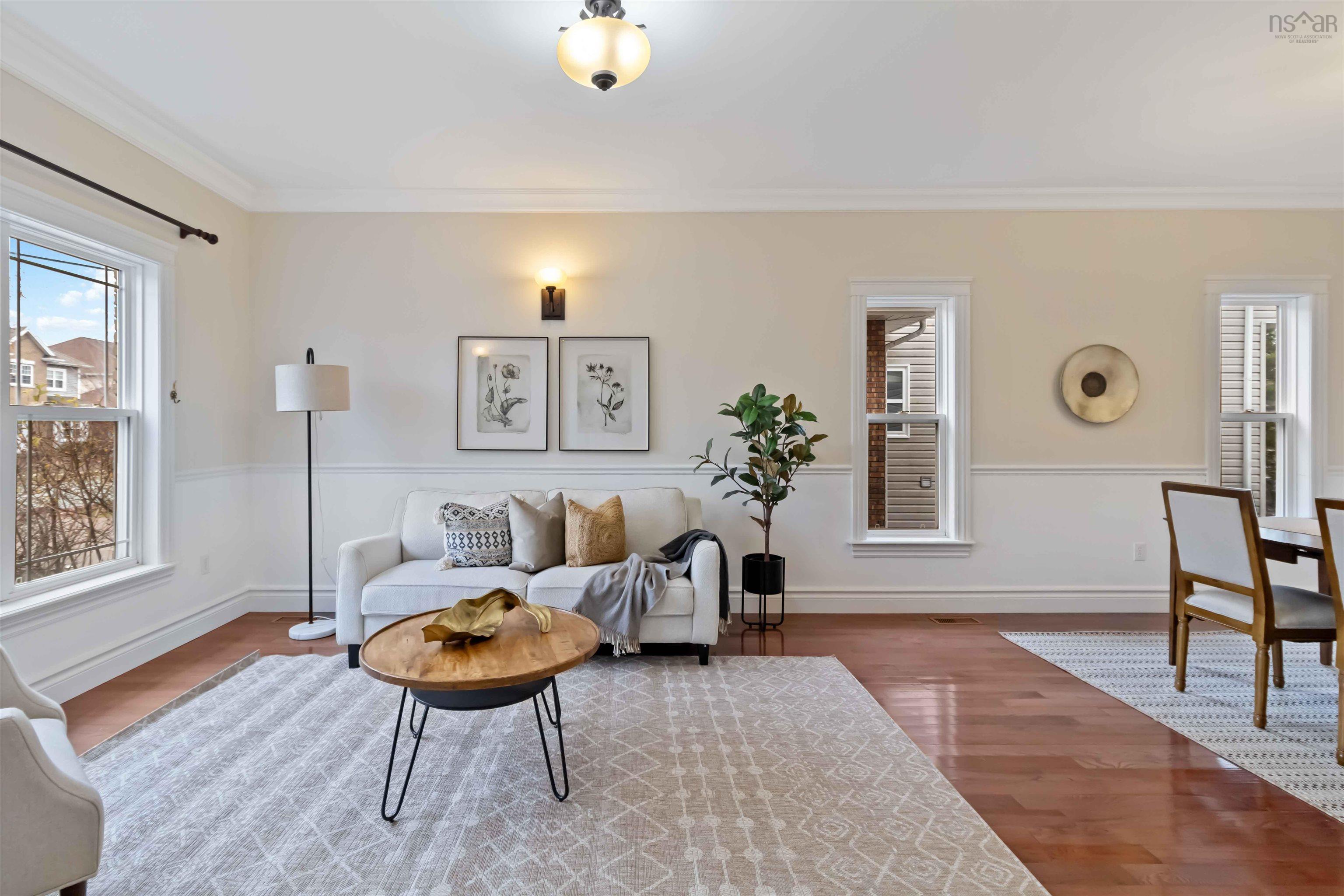 $959,900.00: 167 Ravines Drive, Bedford