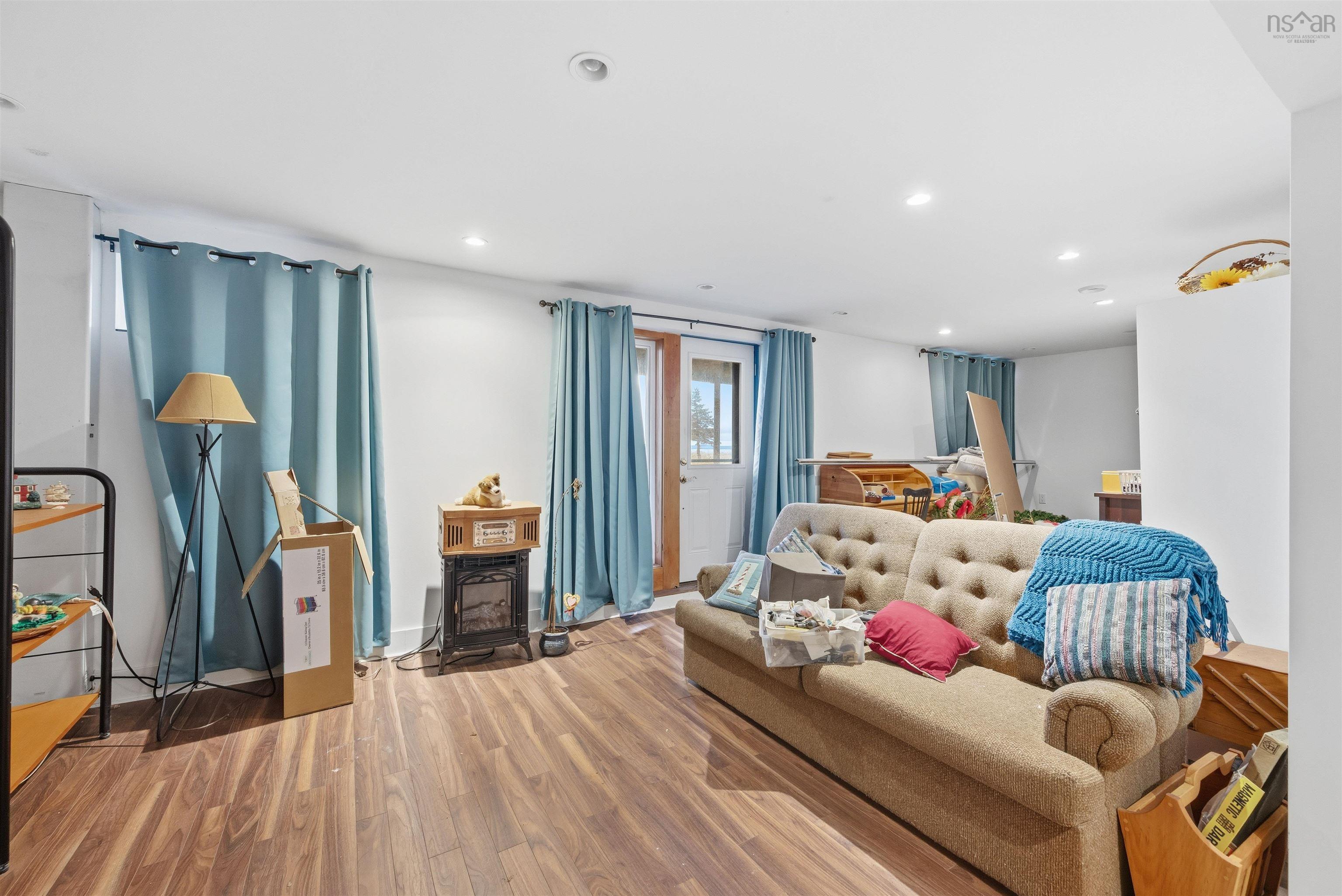 $549,000.00: 8278 St Margarets Bay Road, Black Point