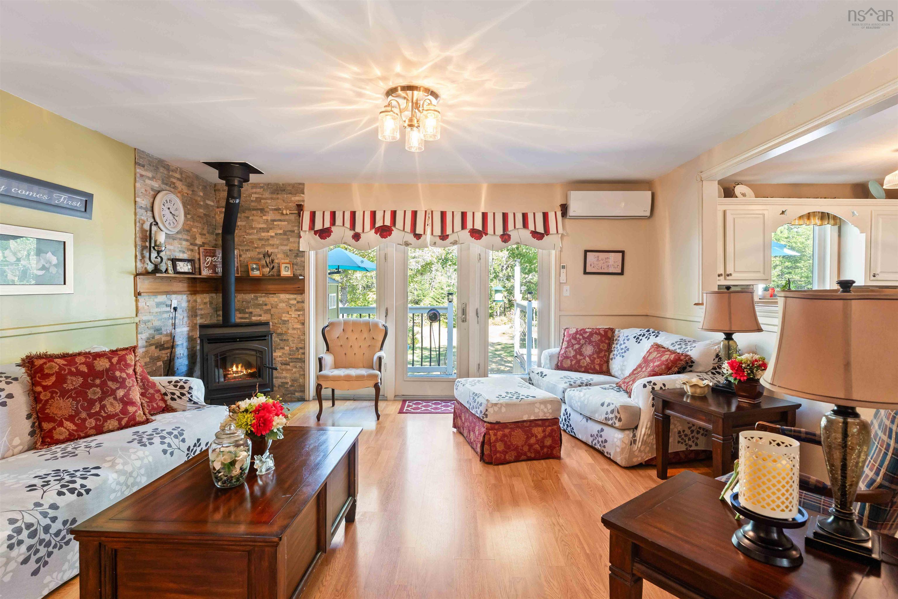 $389,900.00: 772 Parker Mountain Road, Parkers Cove