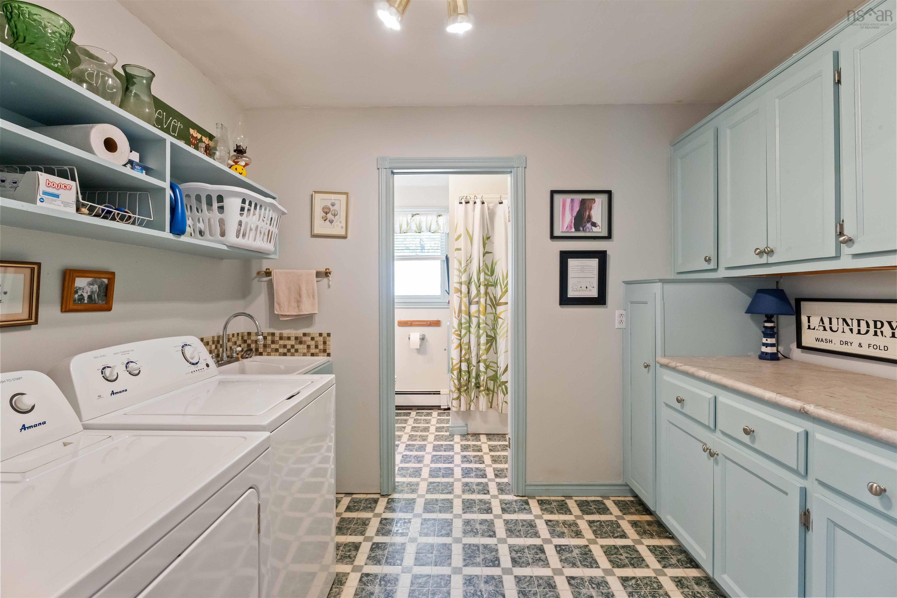 $389,900.00: 772 Parker Mountain Road, Parkers Cove