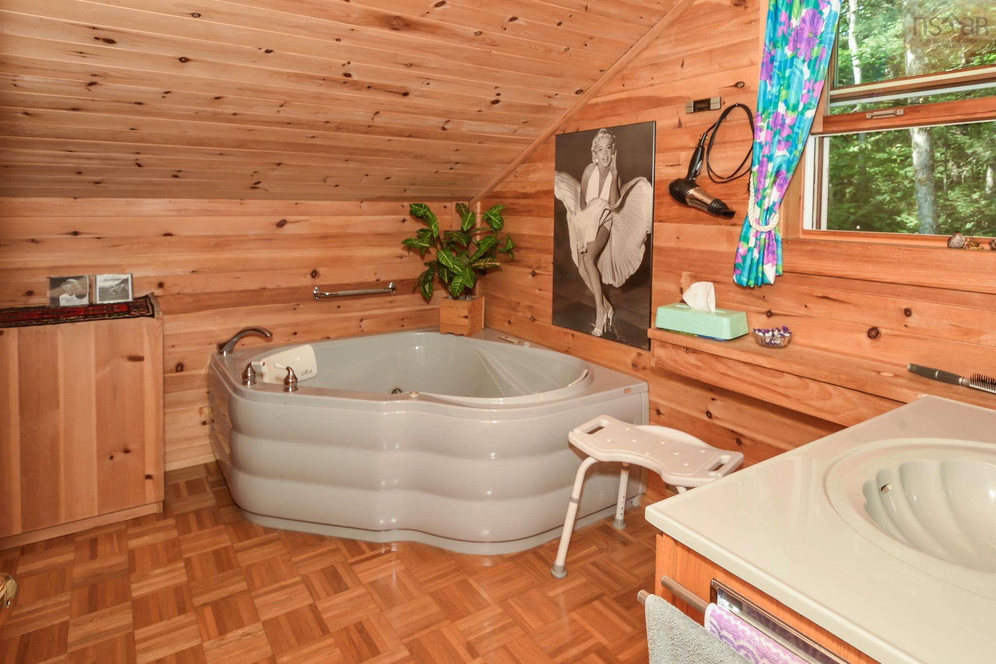 $475,000.00: 491 Peters Point Road, South Brookfield