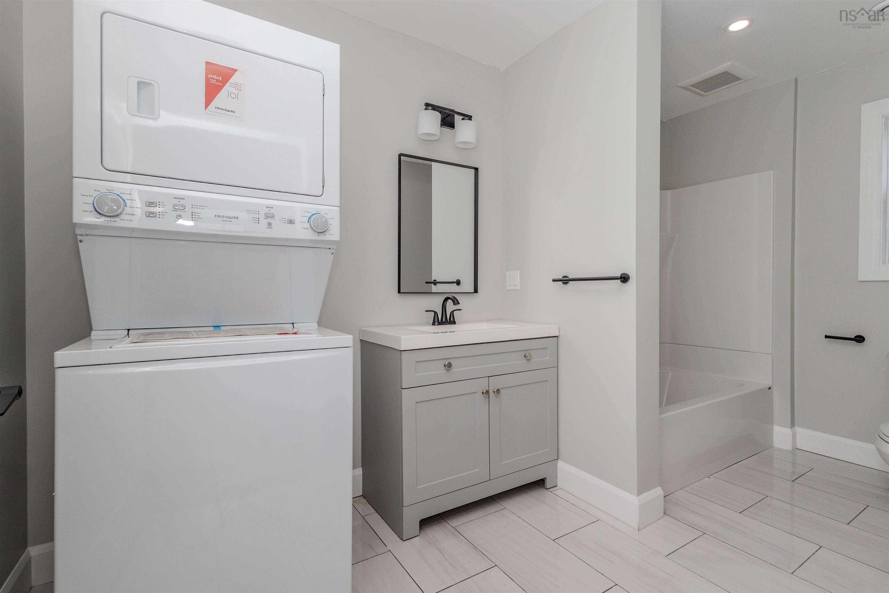 $359,900.00: 36 Brewer Drive, Mira Gut