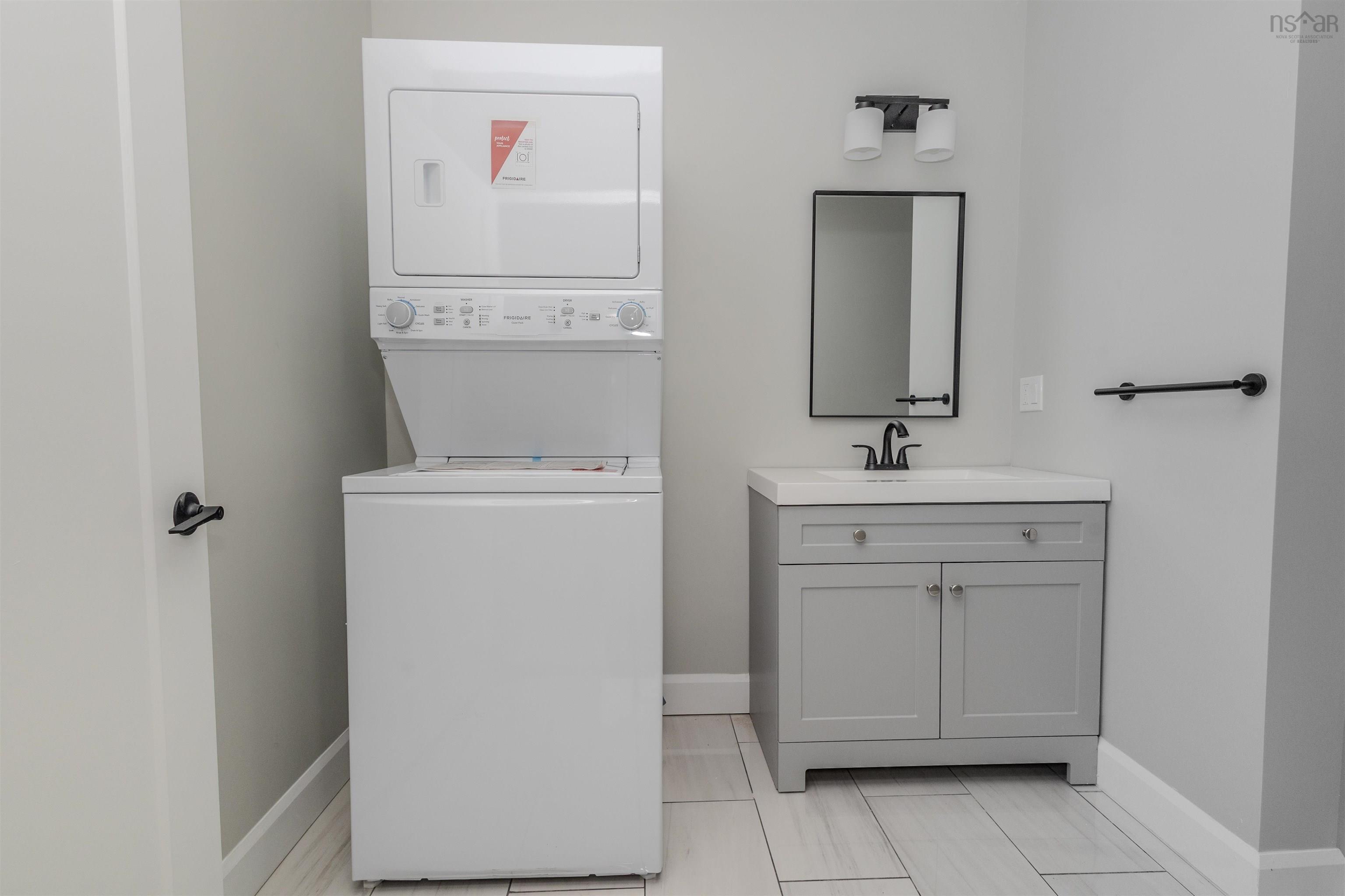 $359,900.00: 36 Brewer Drive, Mira Gut