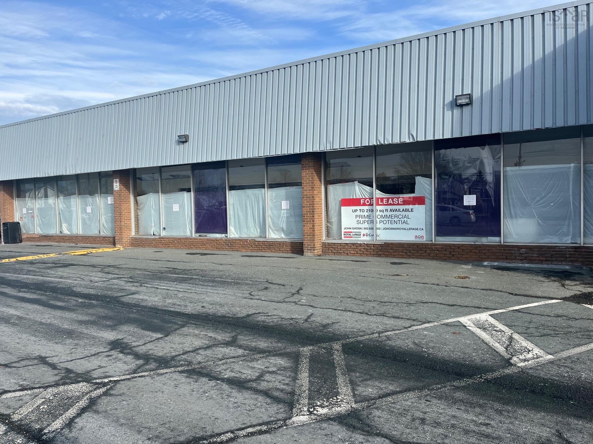 $18.00: 109 205 Pleasant Street, Dartmouth