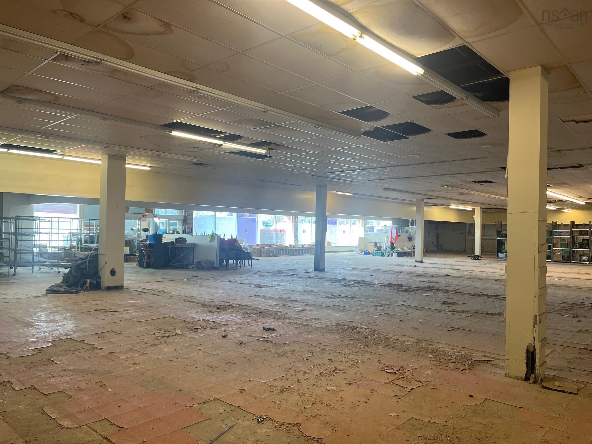 $18.00: 109 205 Pleasant Street, Dartmouth