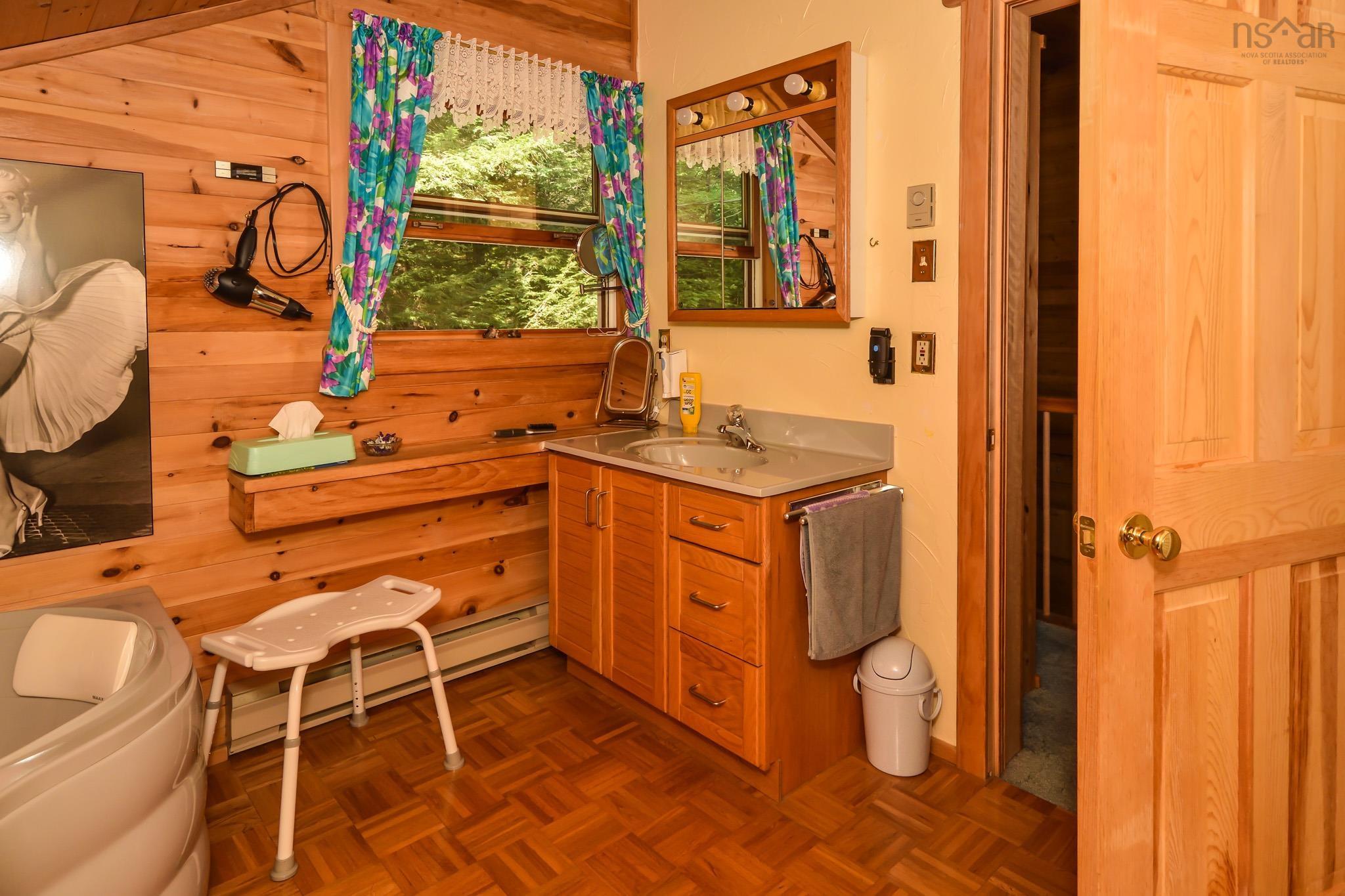 $475,000.00: 491 Peters Point Road, South Brookfield