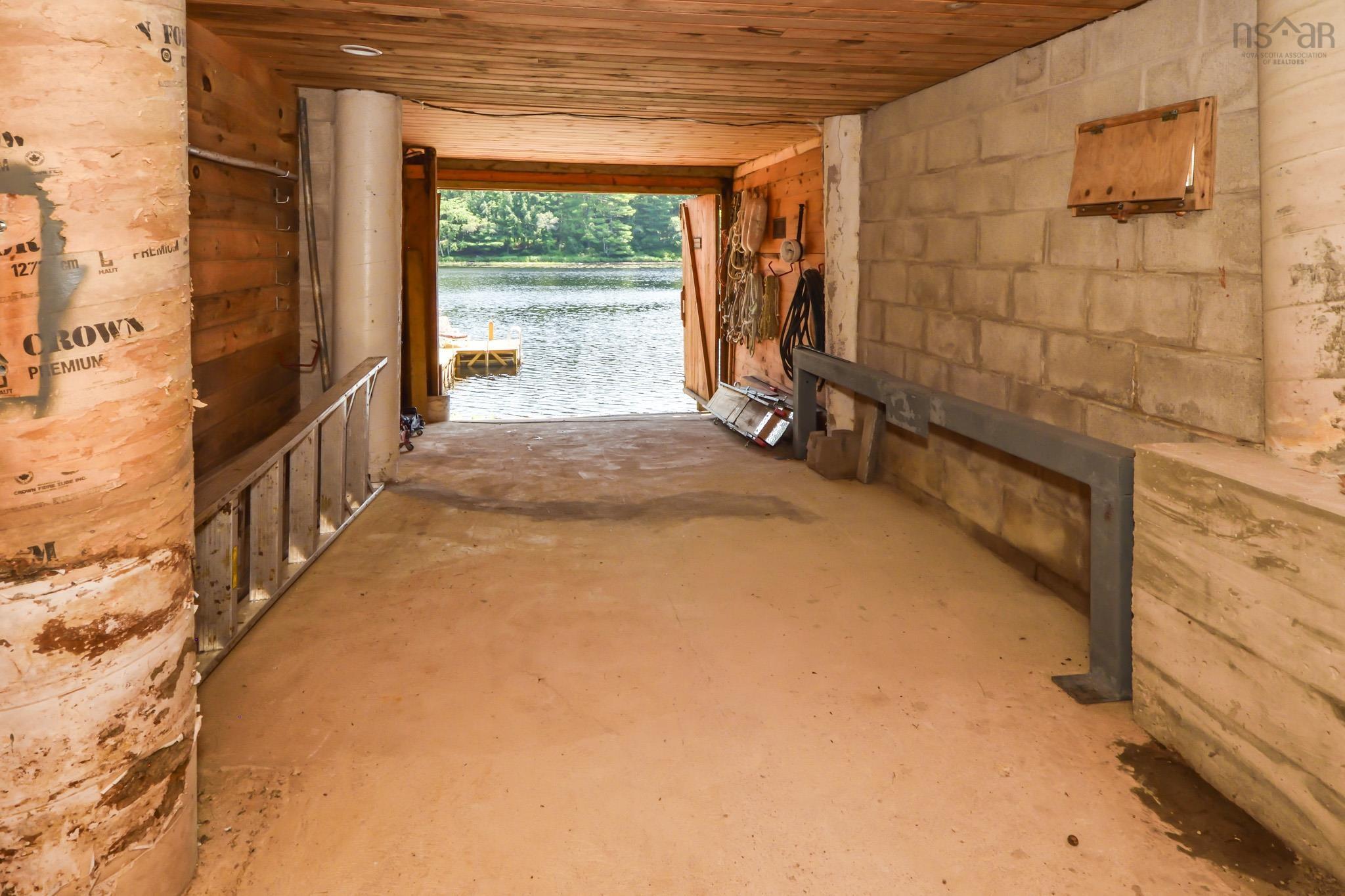 $475,000.00: 491 Peters Point Road, South Brookfield