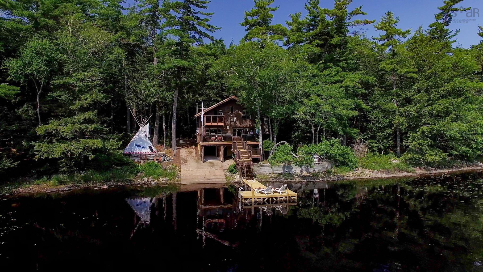 $475,000.00: 491 Peters Point Road, South Brookfield