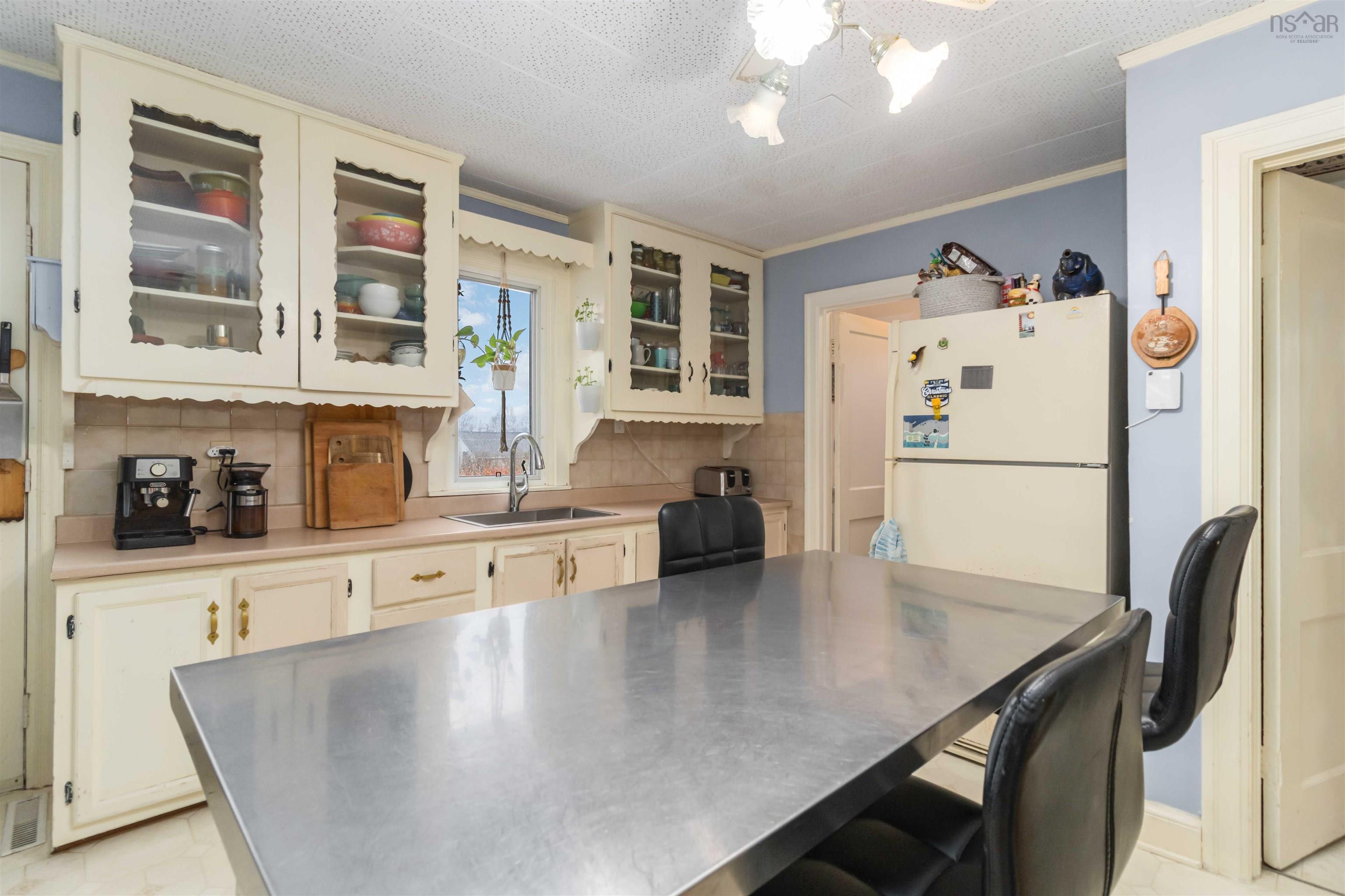 $399,900.00: 12 Adelaide Avenue, Halifax