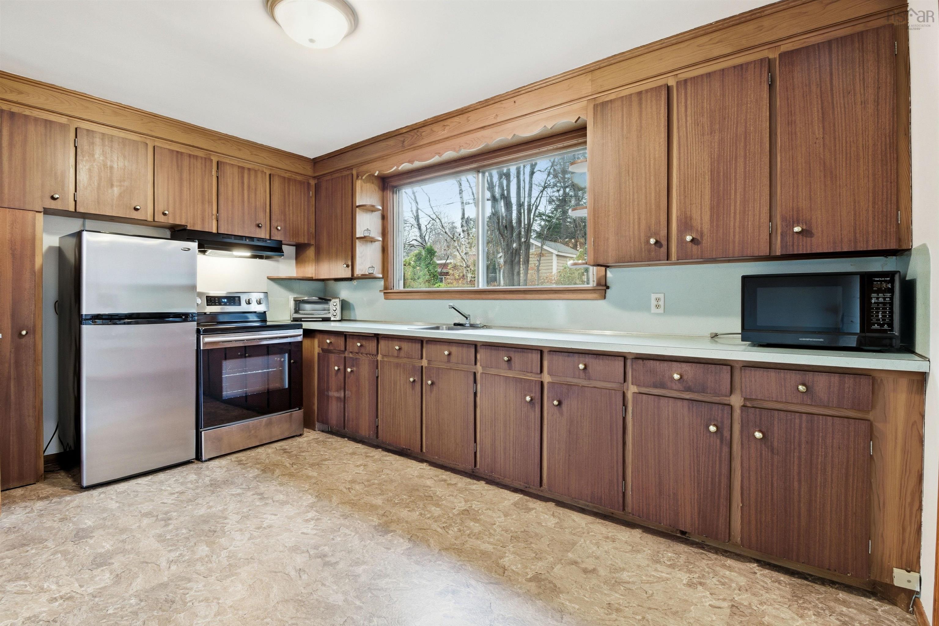 $429,900.00: 17 Laurentide Drive, Clayton Park