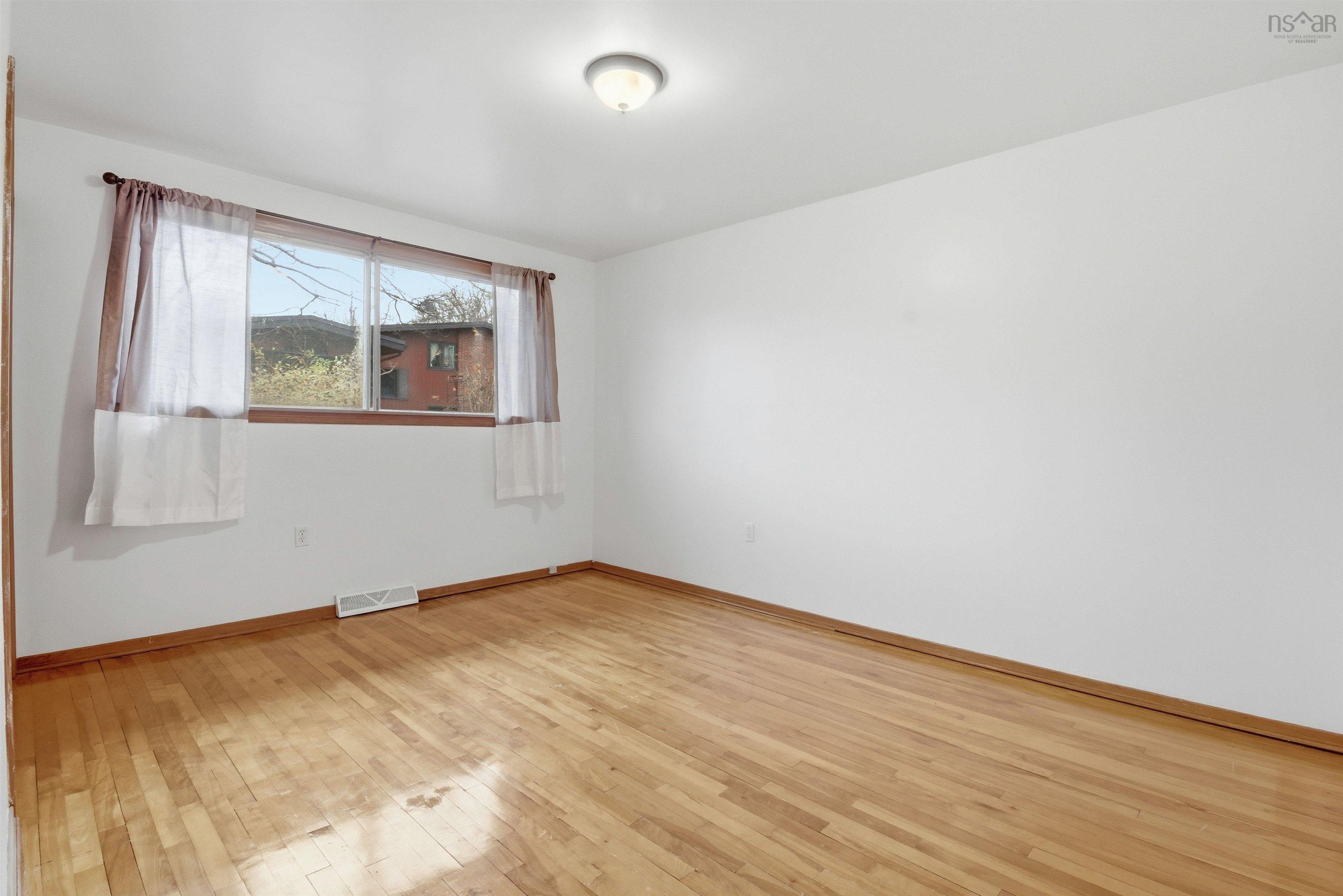 $429,900.00: 17 Laurentide Drive, Clayton Park