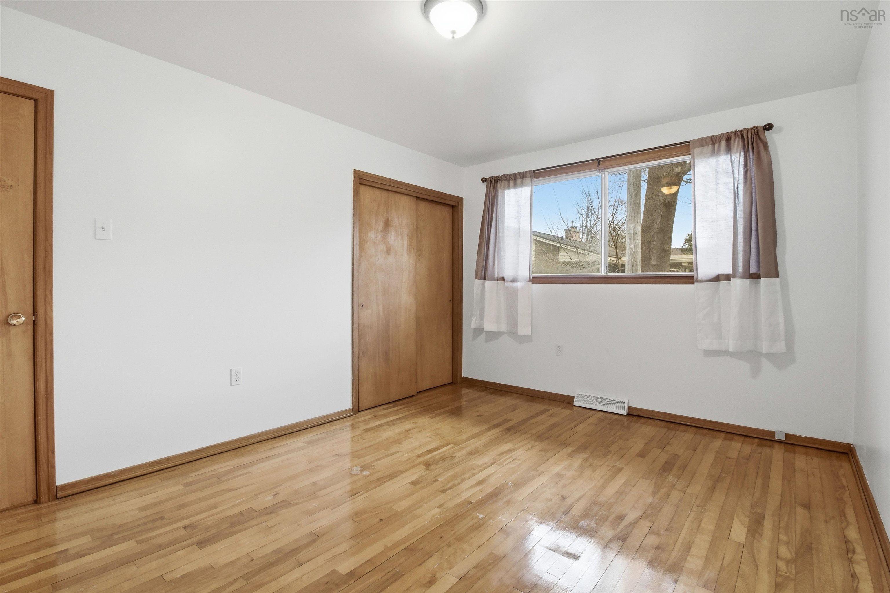 $429,900.00: 17 Laurentide Drive, Clayton Park