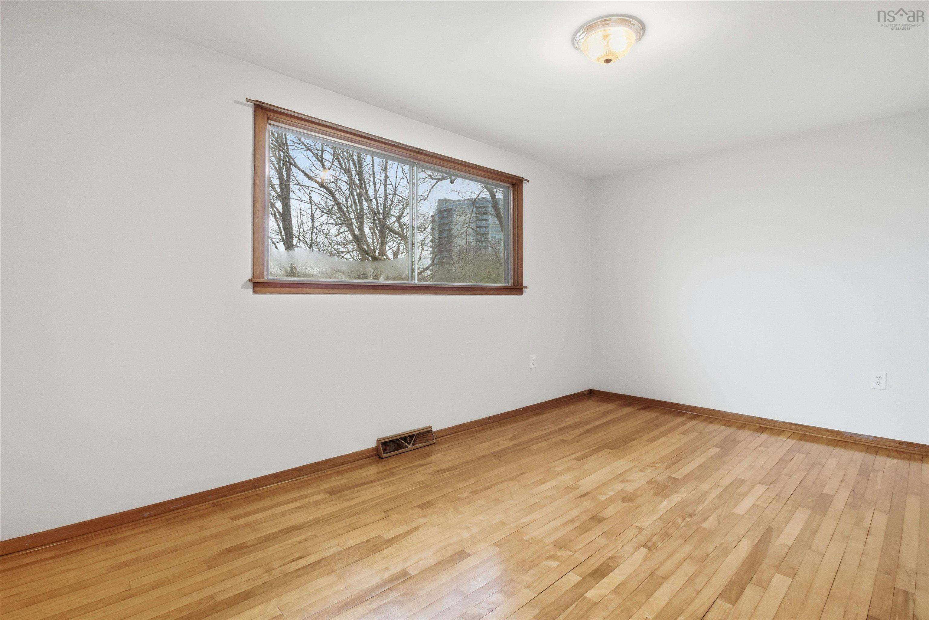 $429,900.00: 17 Laurentide Drive, Clayton Park