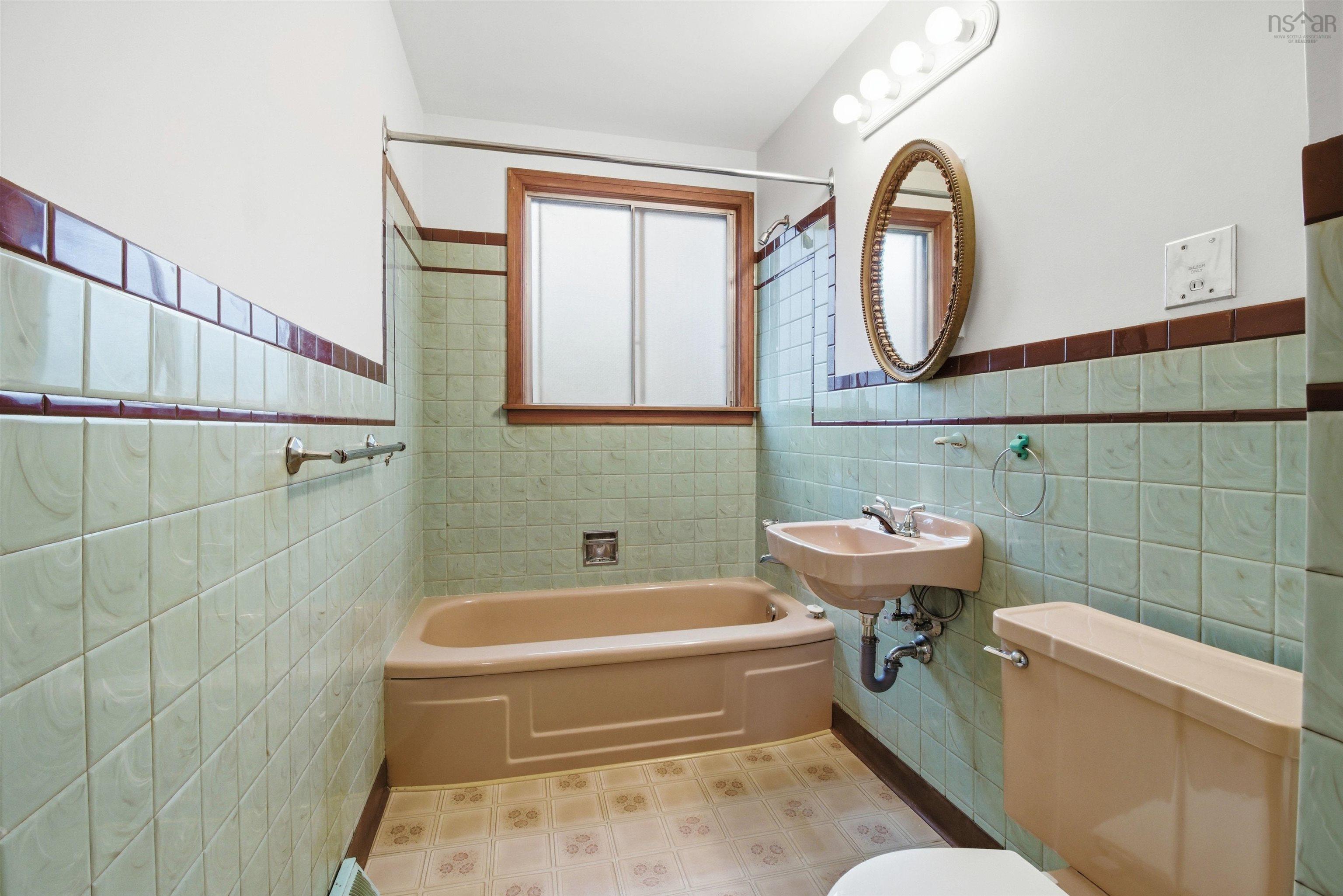 $429,900.00: 17 Laurentide Drive, Clayton Park