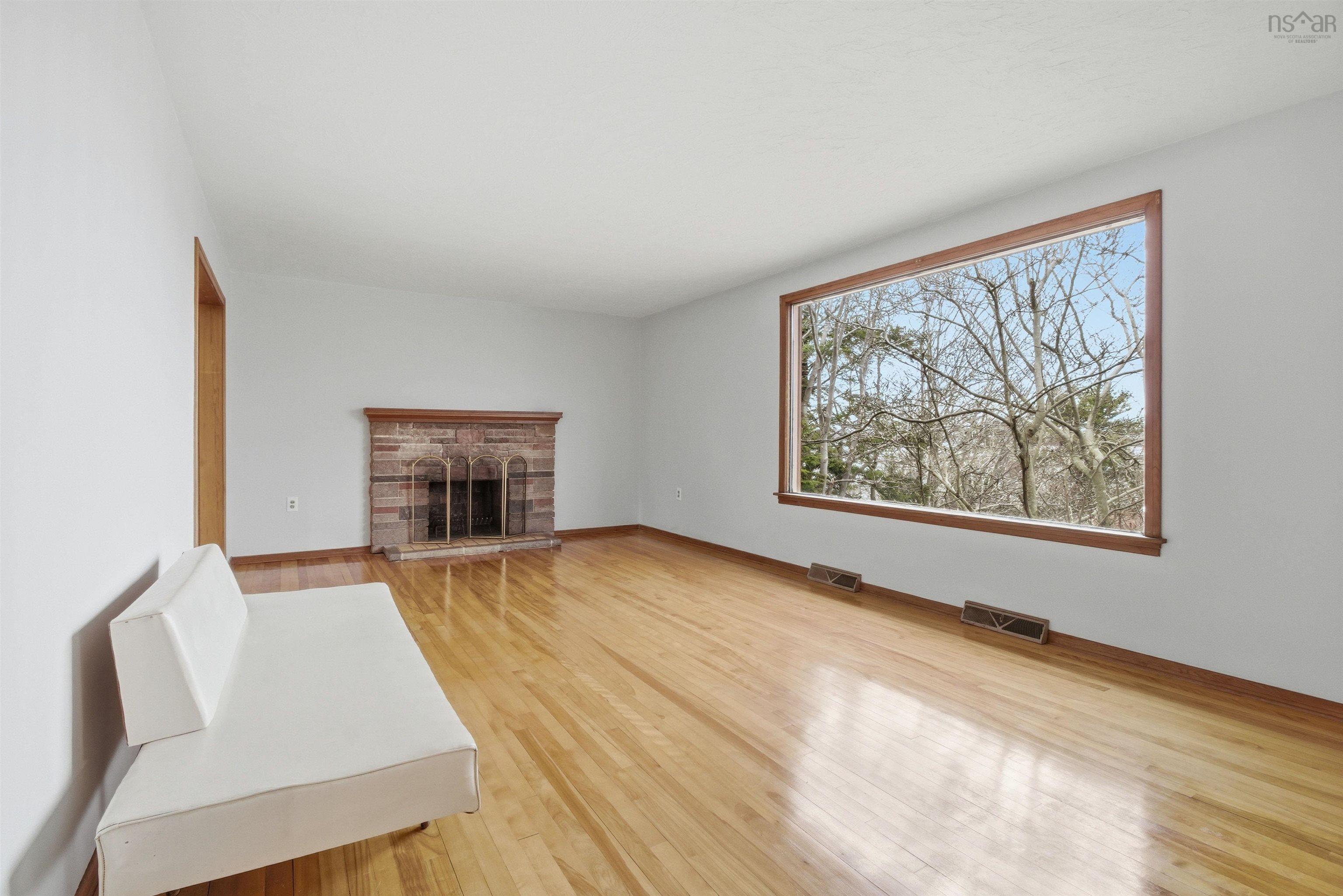 $429,900.00: 17 Laurentide Drive, Clayton Park